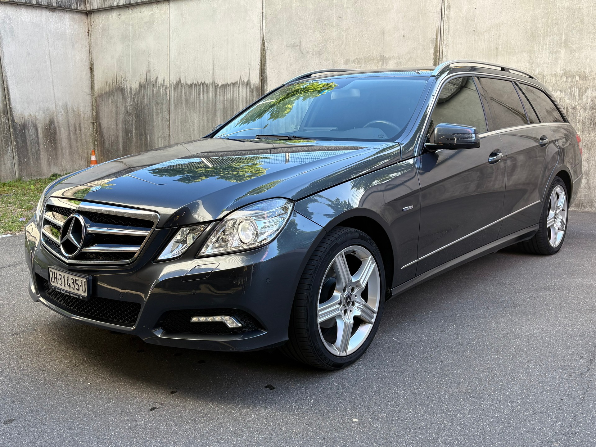 MERCEDES-BENZ E 200 CGI BlueEfficiency Avantgarde Automatic