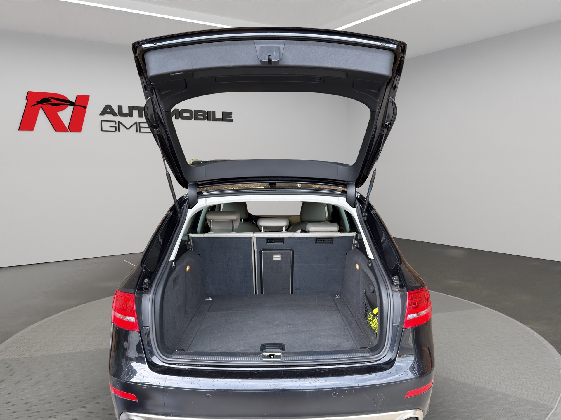 AUDI A4 allroad 3.0 TDI quattro S-tronic-image-8