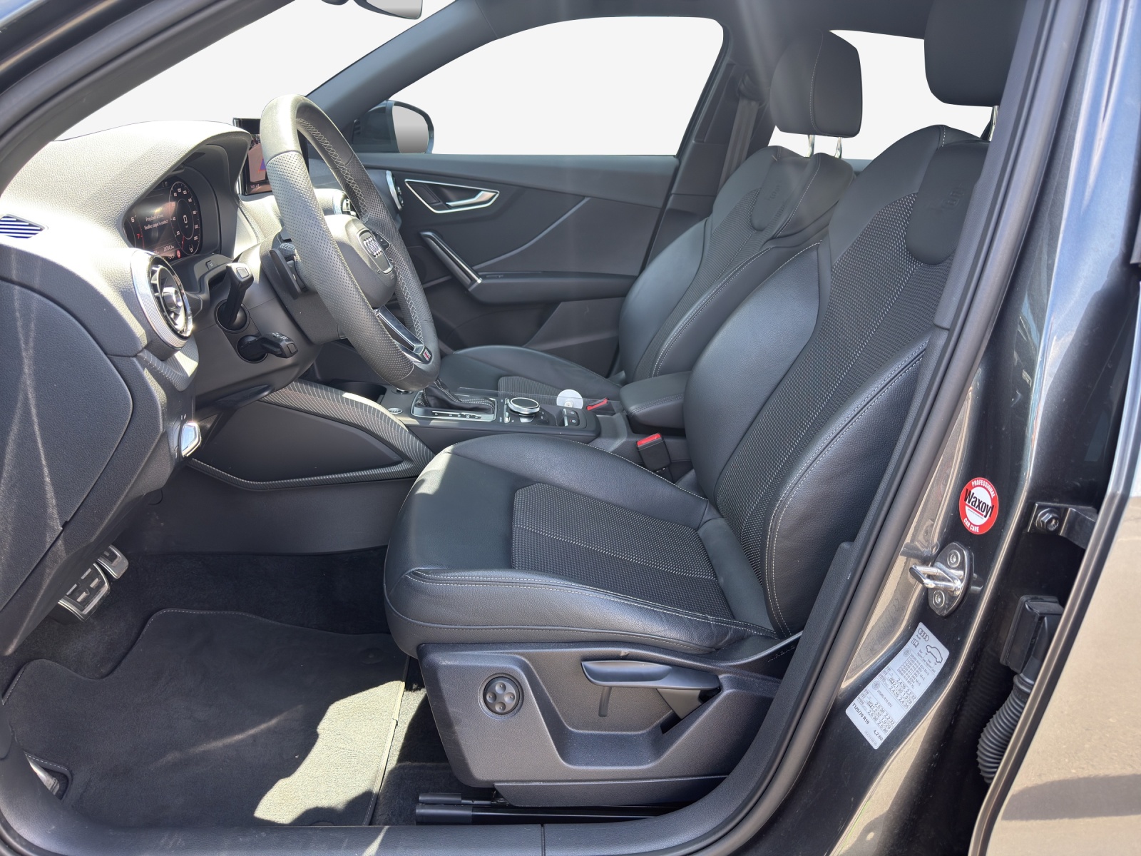 AUDI Q2 35 TFSI S line-image-7