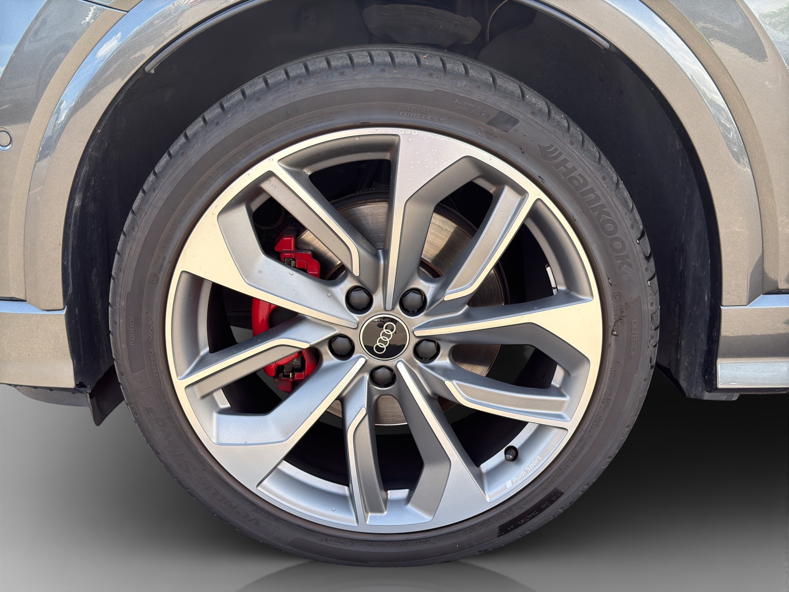 AUDI Q2 35 TFSI S line-image-13