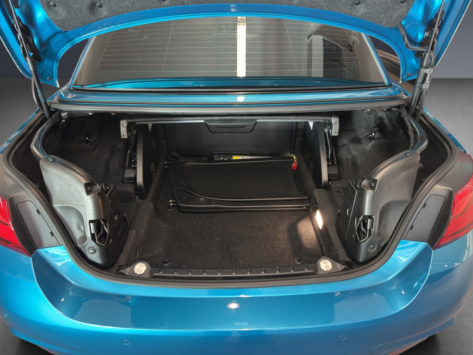 BMW 430i Cabrio xDrive MSport-image-13
