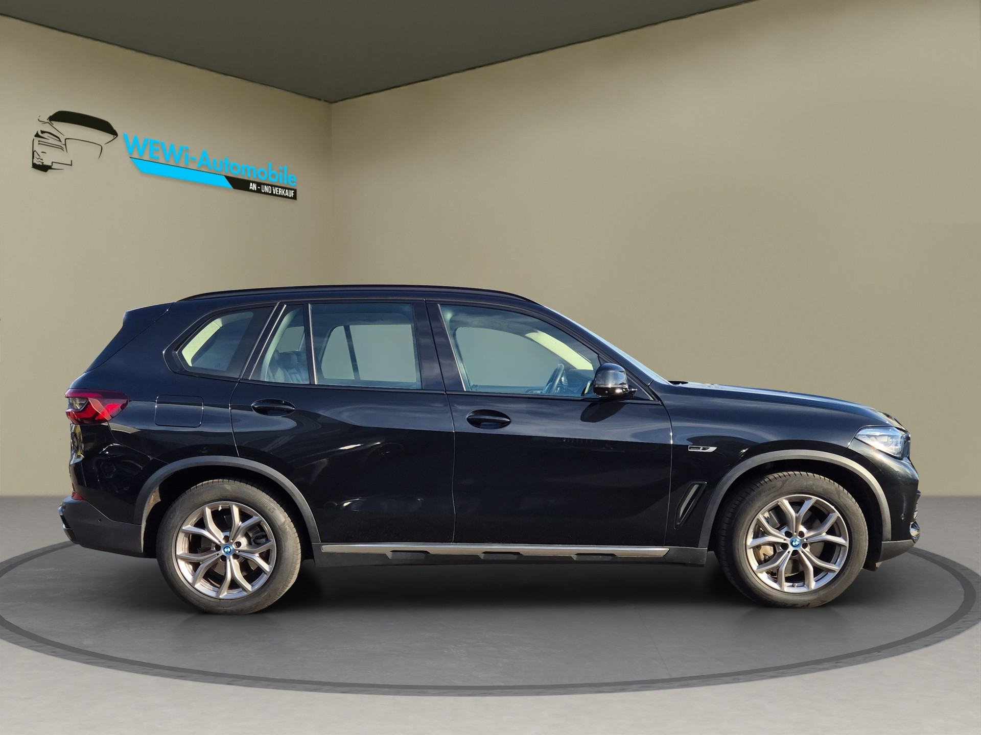 BMW X5 xDrive45e xLine Steptronic-image-1
