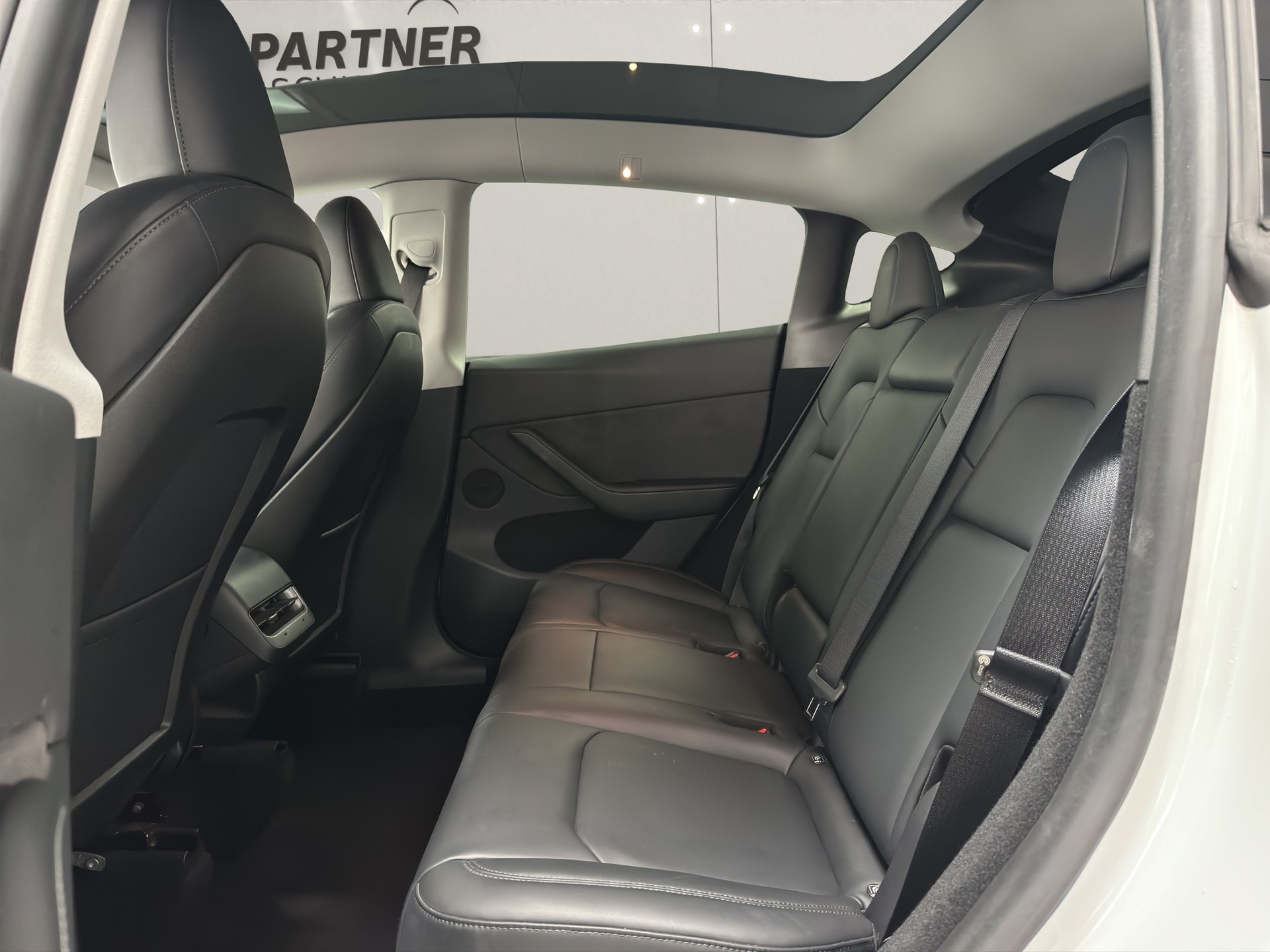 TESLA Model Y Long Range-image-6