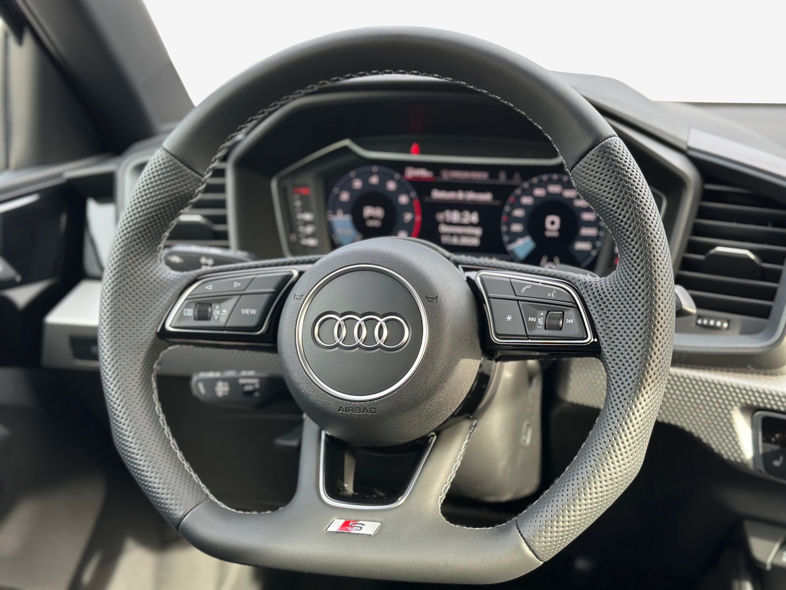 AUDI A1 Sportback 40 TFSI S Line S-tronic-image-9