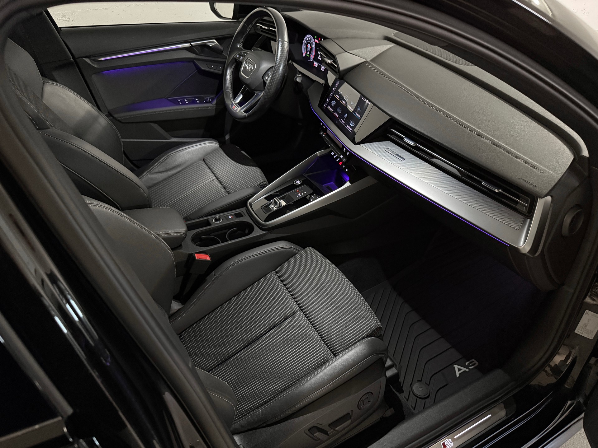 AUDI A3 Sportback 35 TFSI S line S-tronic-image-9