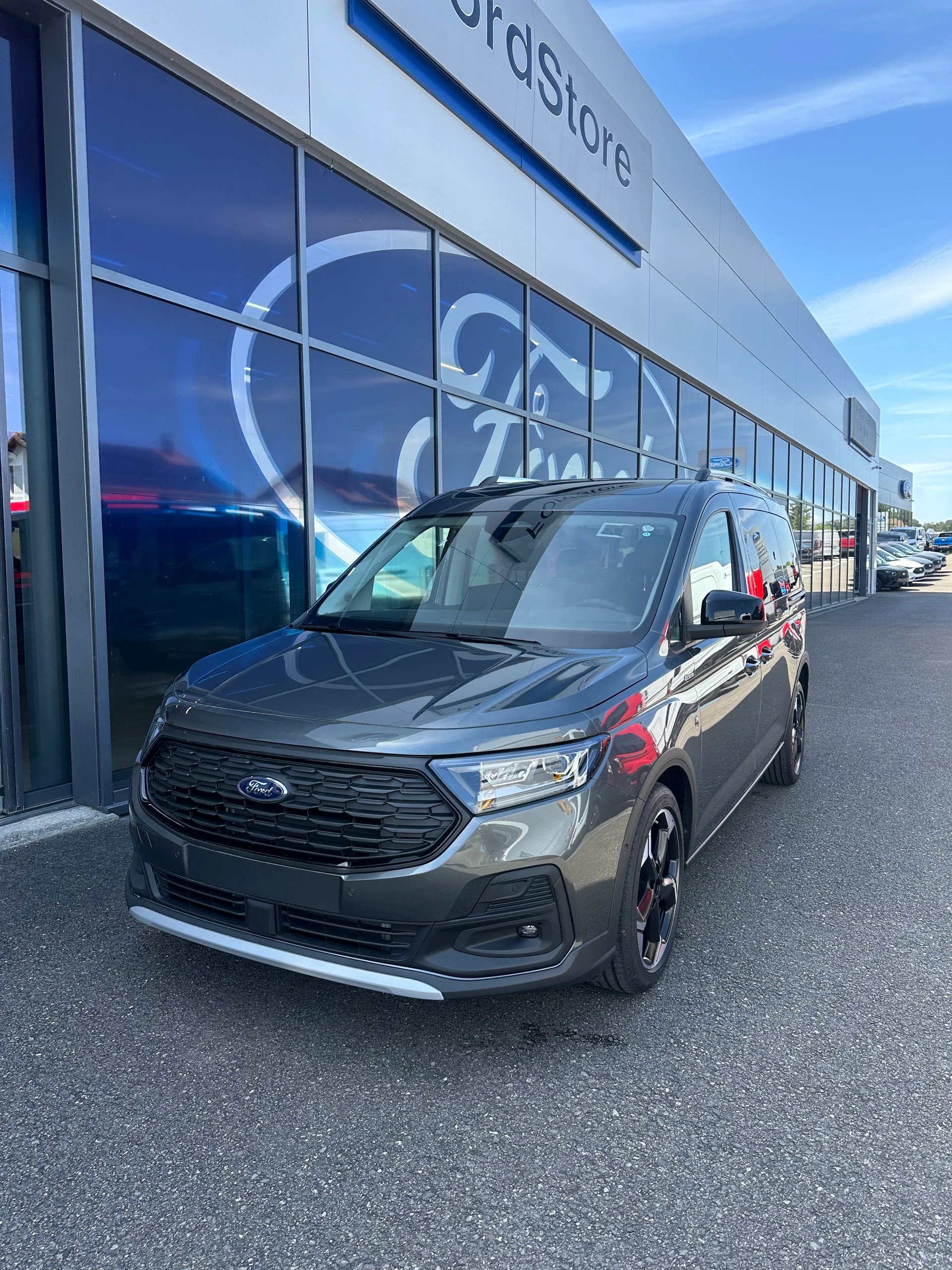 FORD TOURNEO CONNECT Grand 2.0 EcoB Active/122CV/Aut.-image-1
