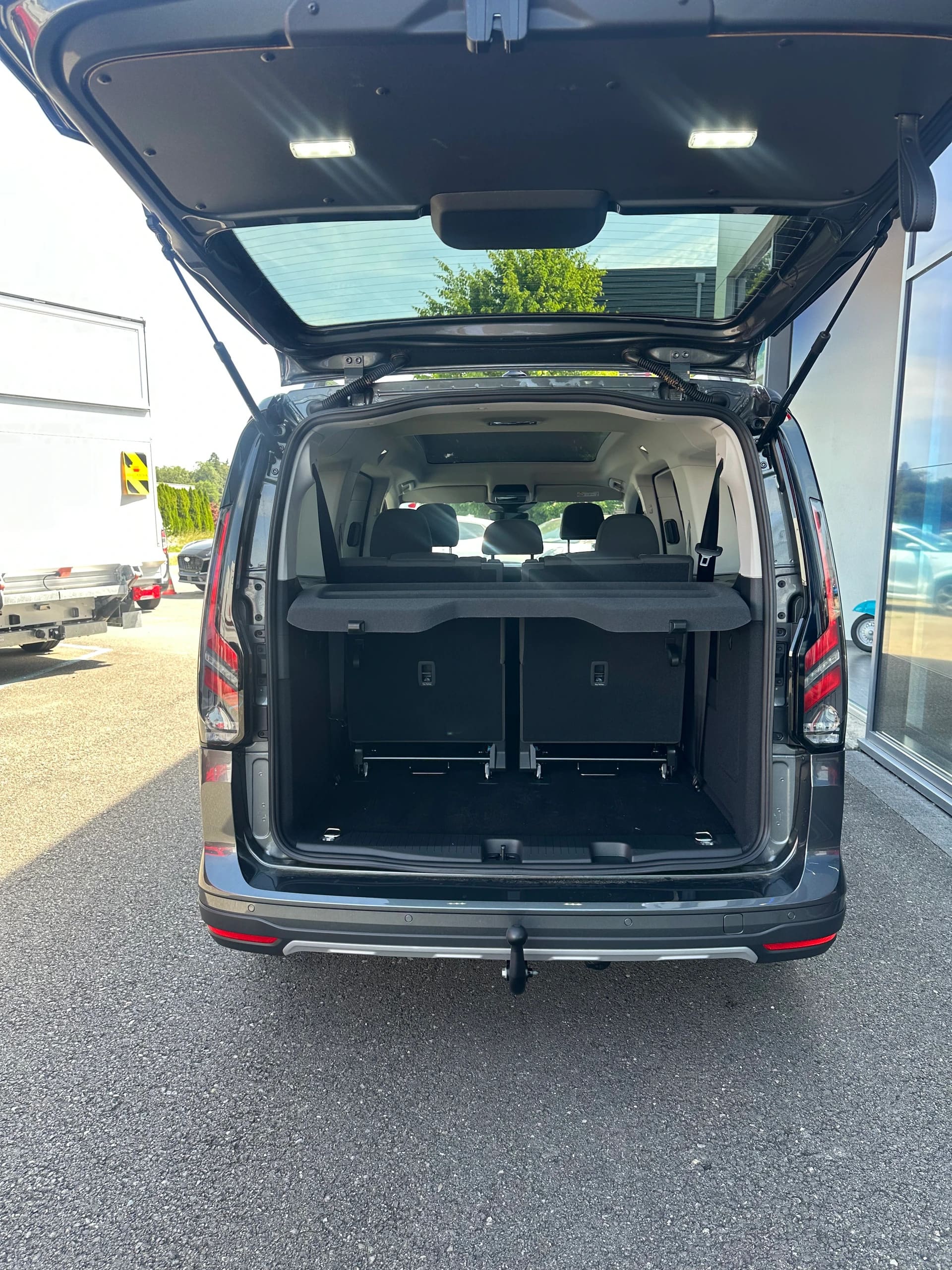 FORD TOURNEO CONNECT Grand 2.0 EcoB Active/122CV/Aut.-image-5