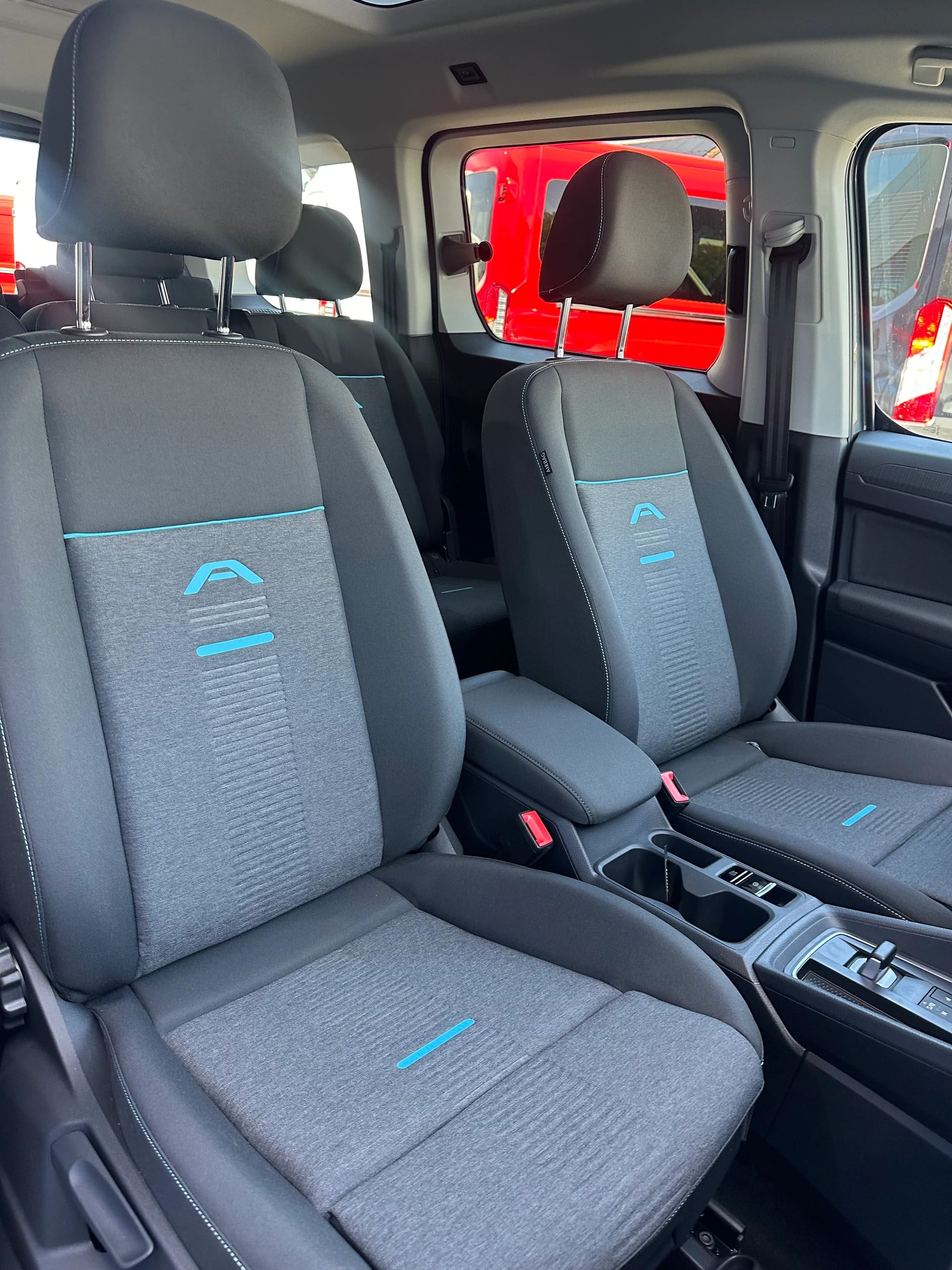 FORD TOURNEO CONNECT Grand 2.0 EcoB Active/122CV/Aut.-image-14