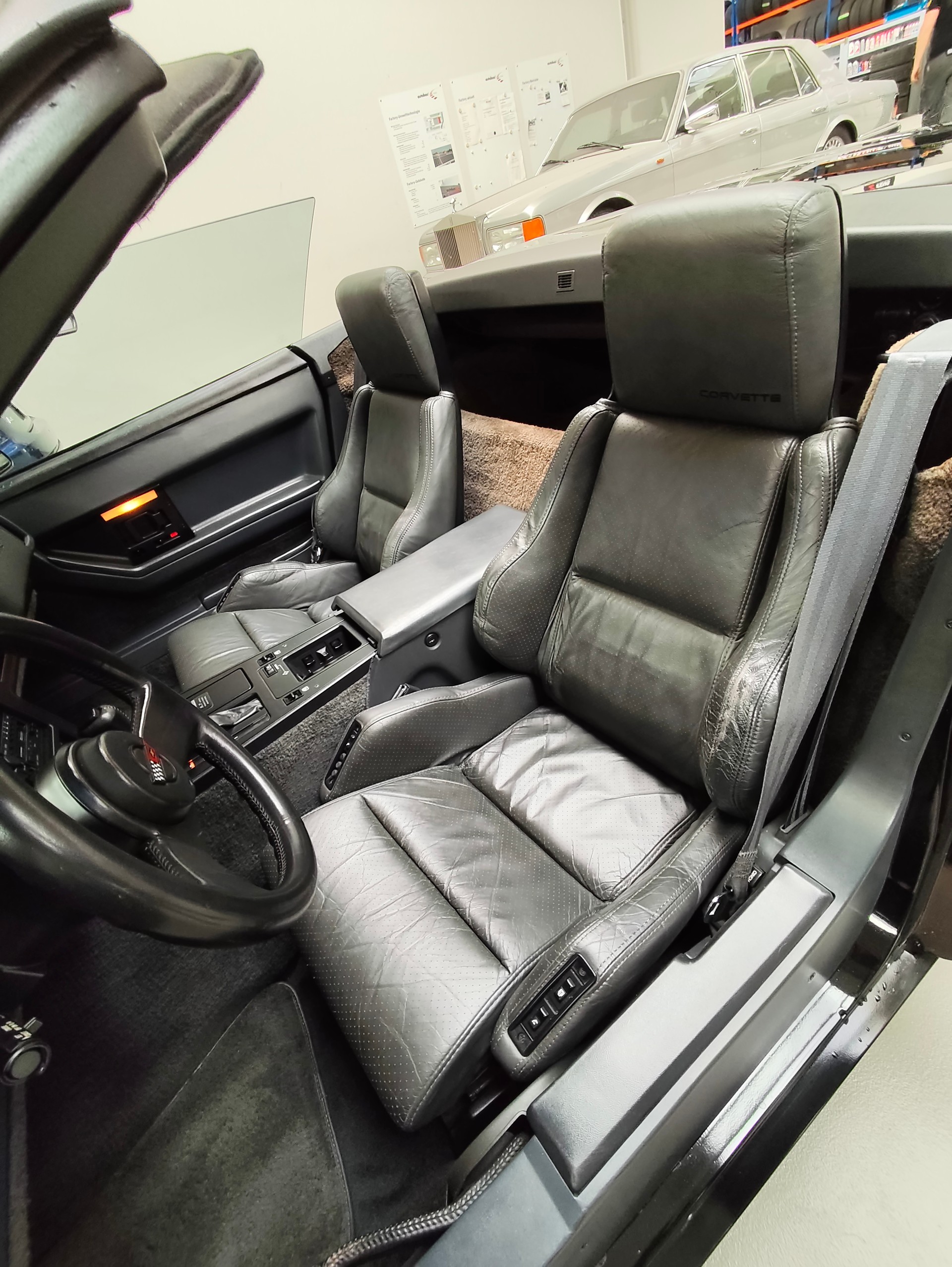 CHEVROLET Triple Black-image-7