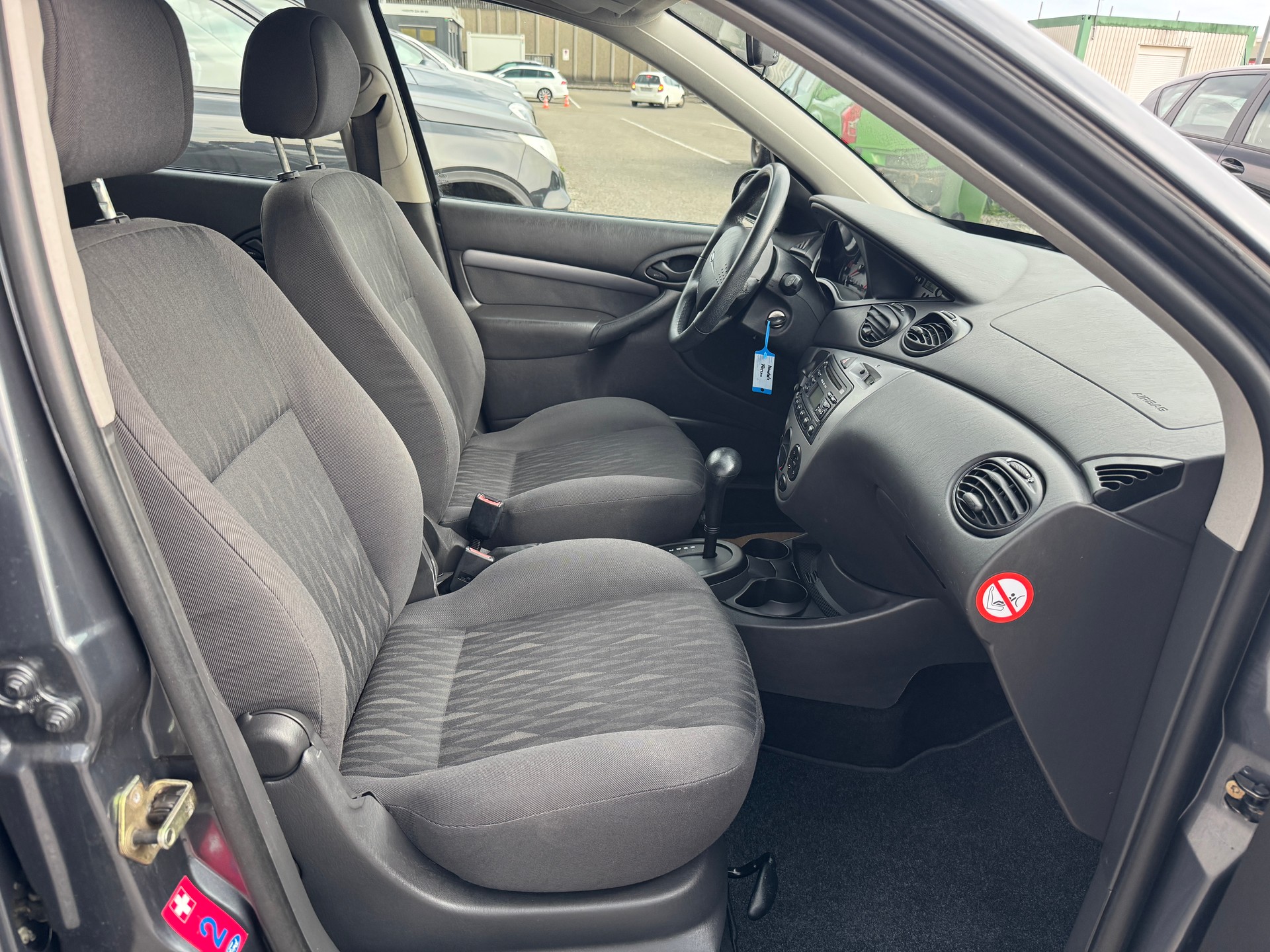 FORD Focus 2.0i 16V Carving-image-10