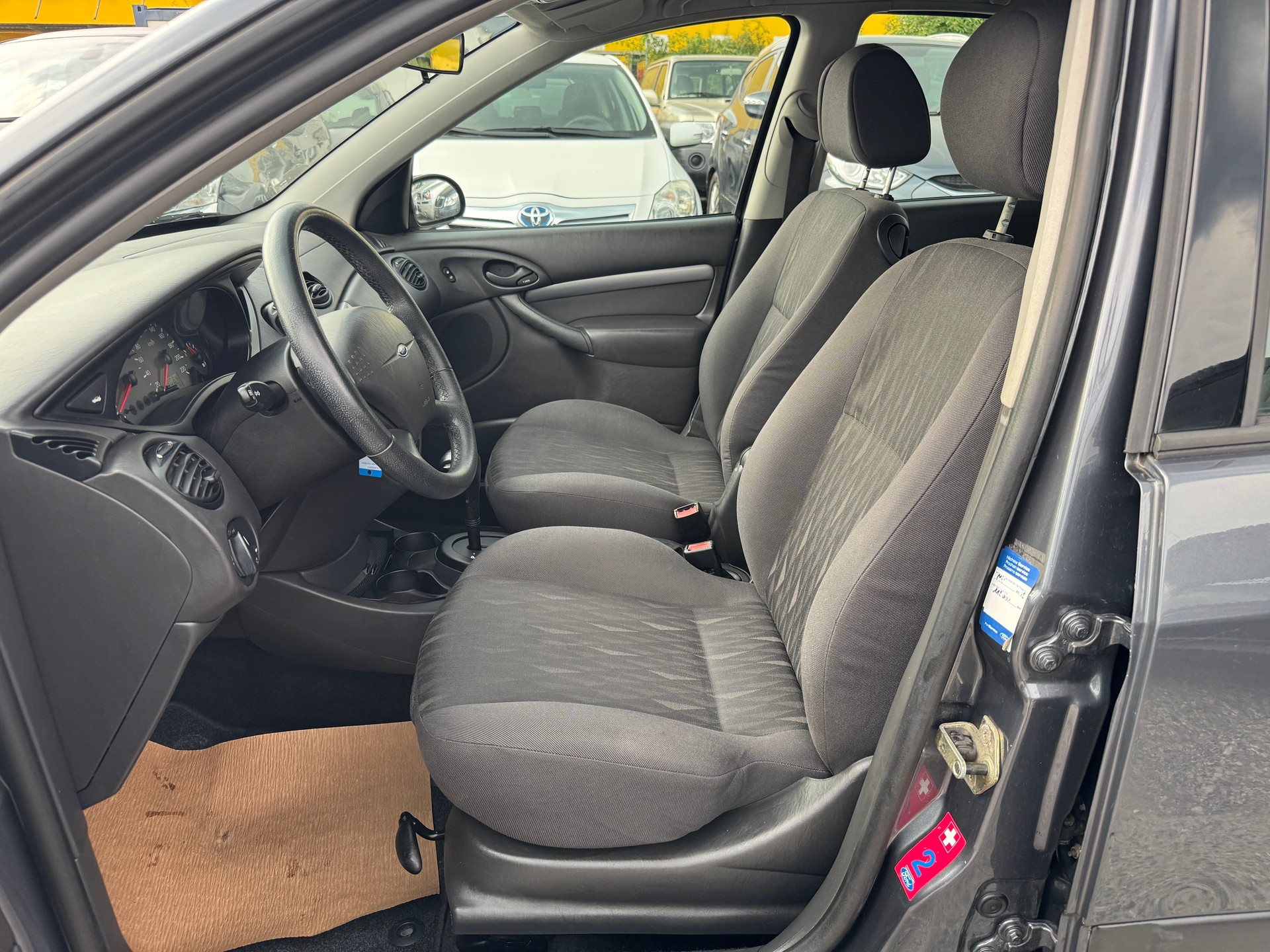 FORD Focus 2.0i 16V Carving-image-8