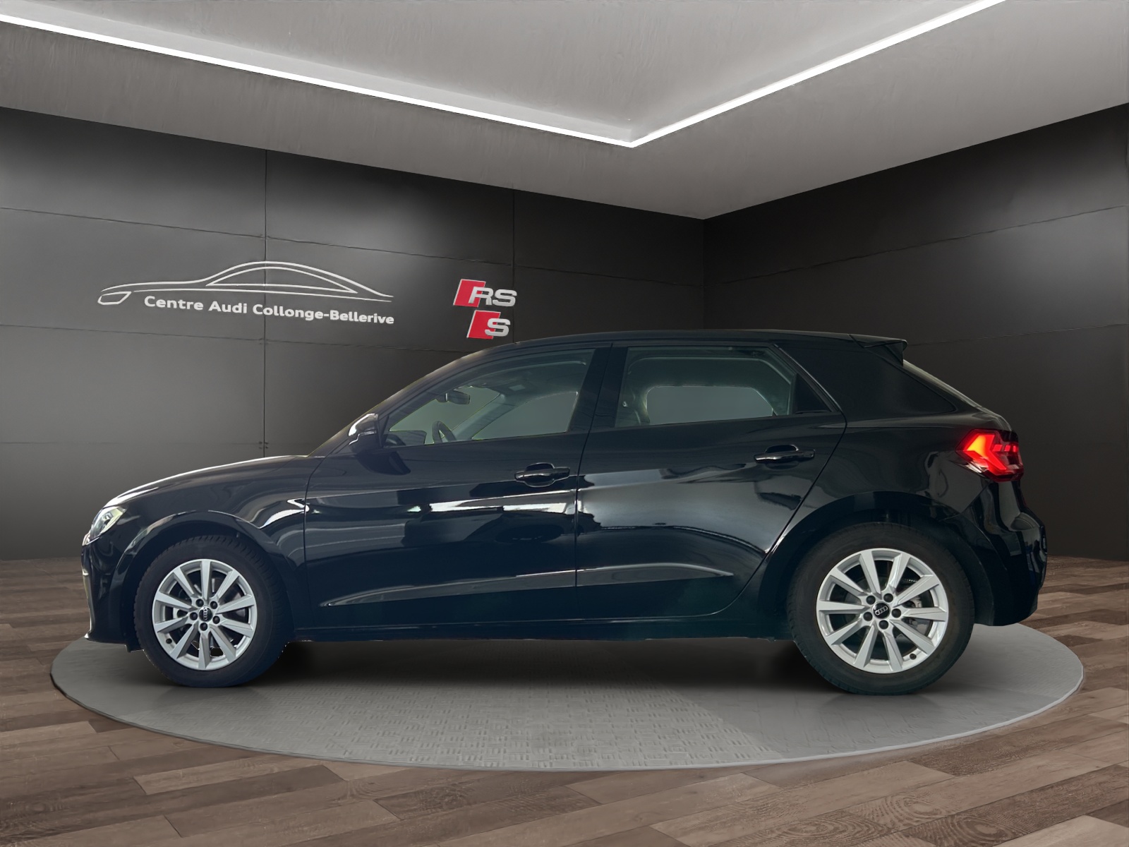 AUDI A1 Sportback 30 TFSI Attraction S-tronic-image-2
