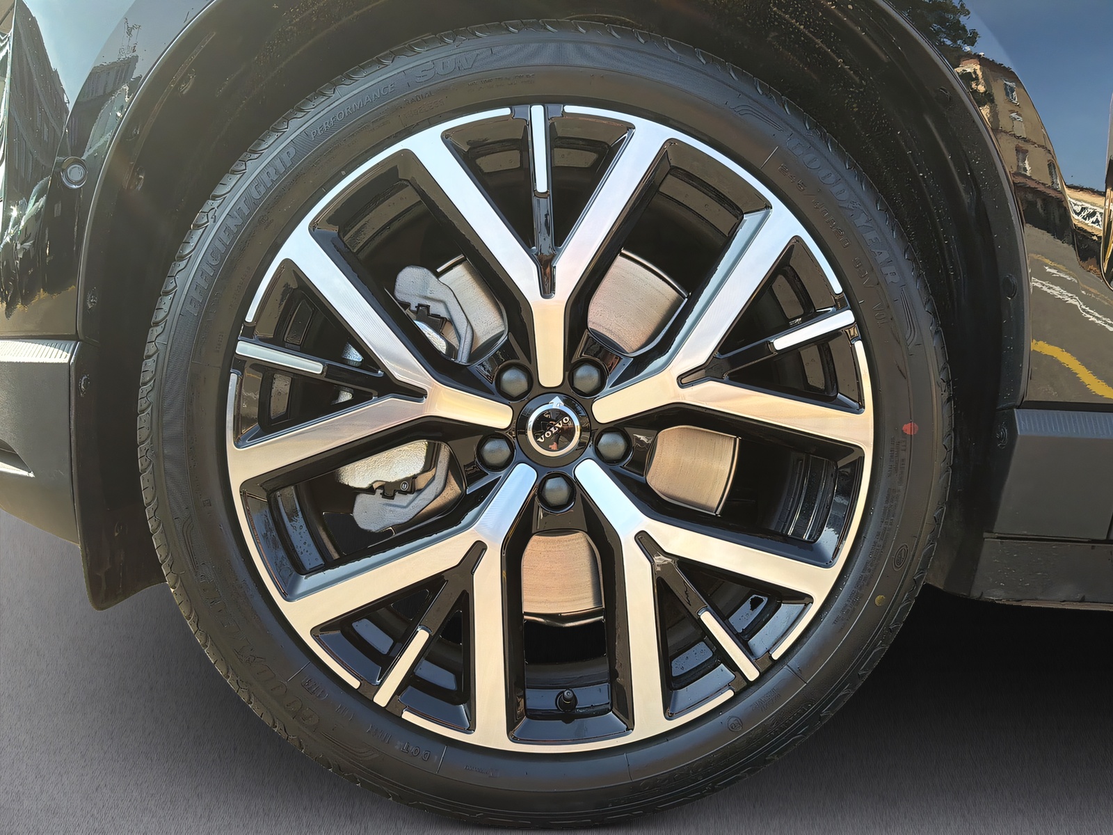 VOLVO EX30 Cross Country E60 69kWh Twin Performance AWD-image-22