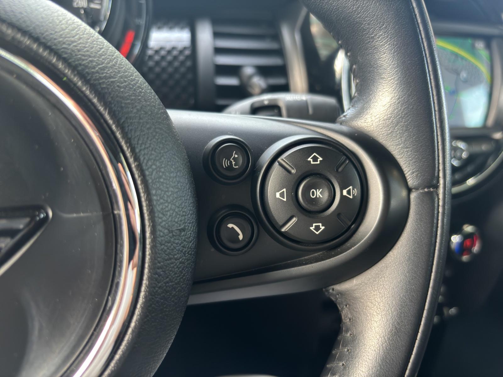 MINI Cabrio F57 2.0i Cooper S-image-14