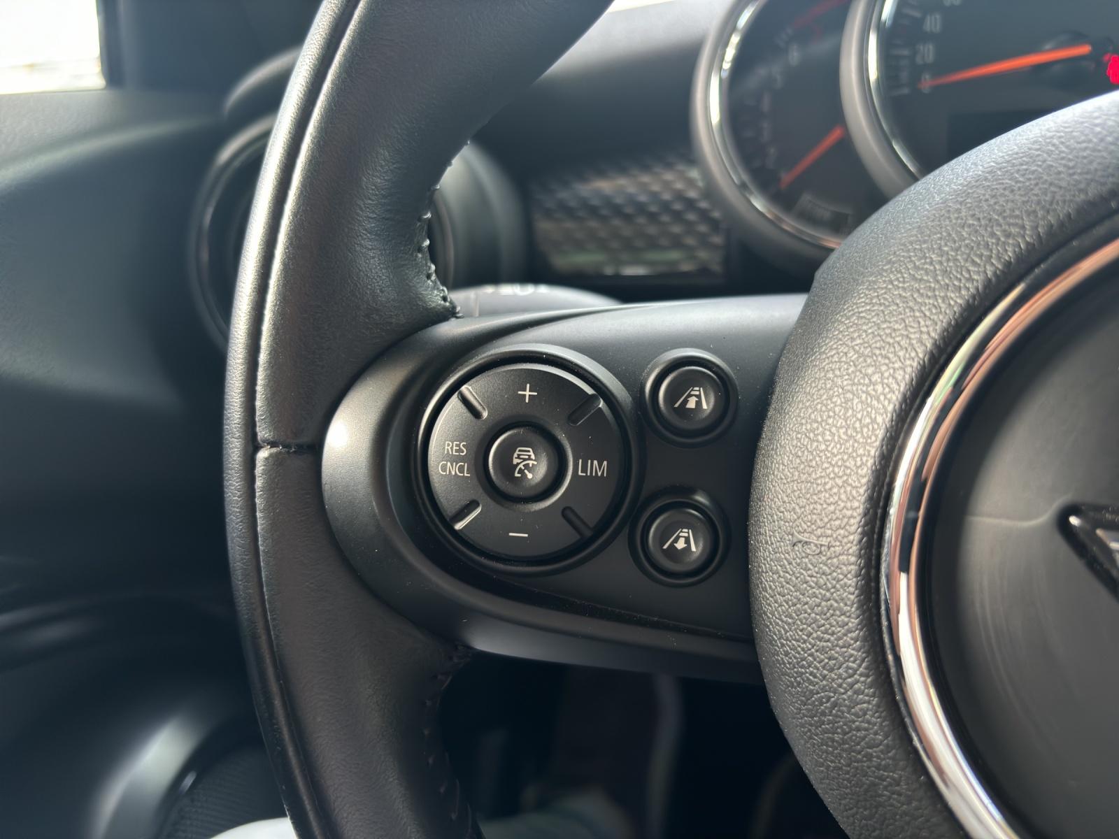 MINI Cabrio F57 2.0i Cooper S-image-15