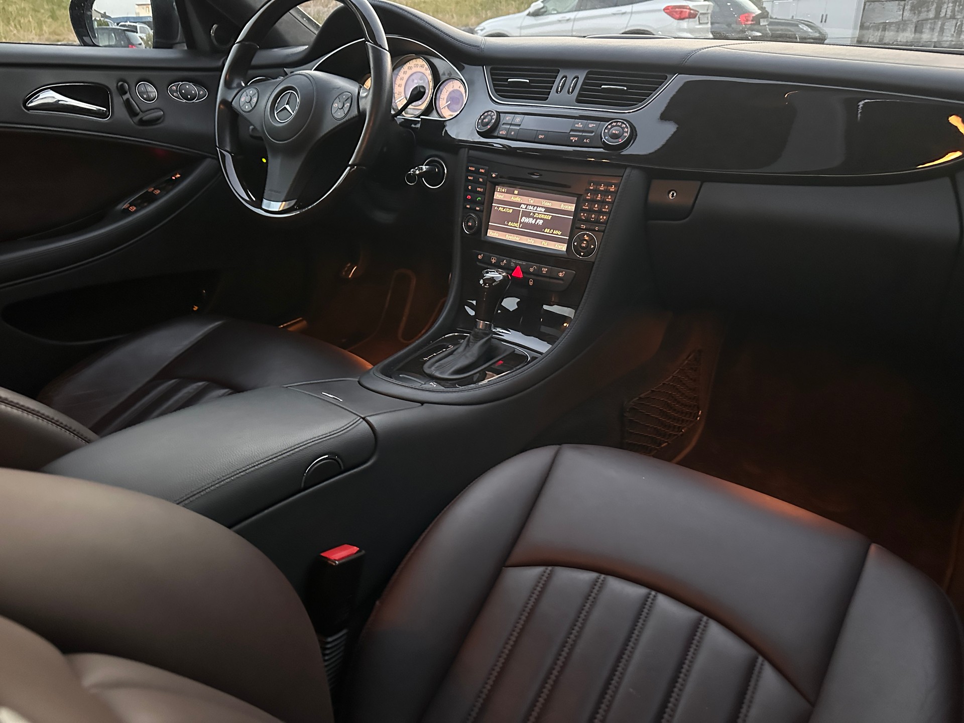 MERCEDES-BENZ CLS 300 (280) 7G-Tronic-image-16