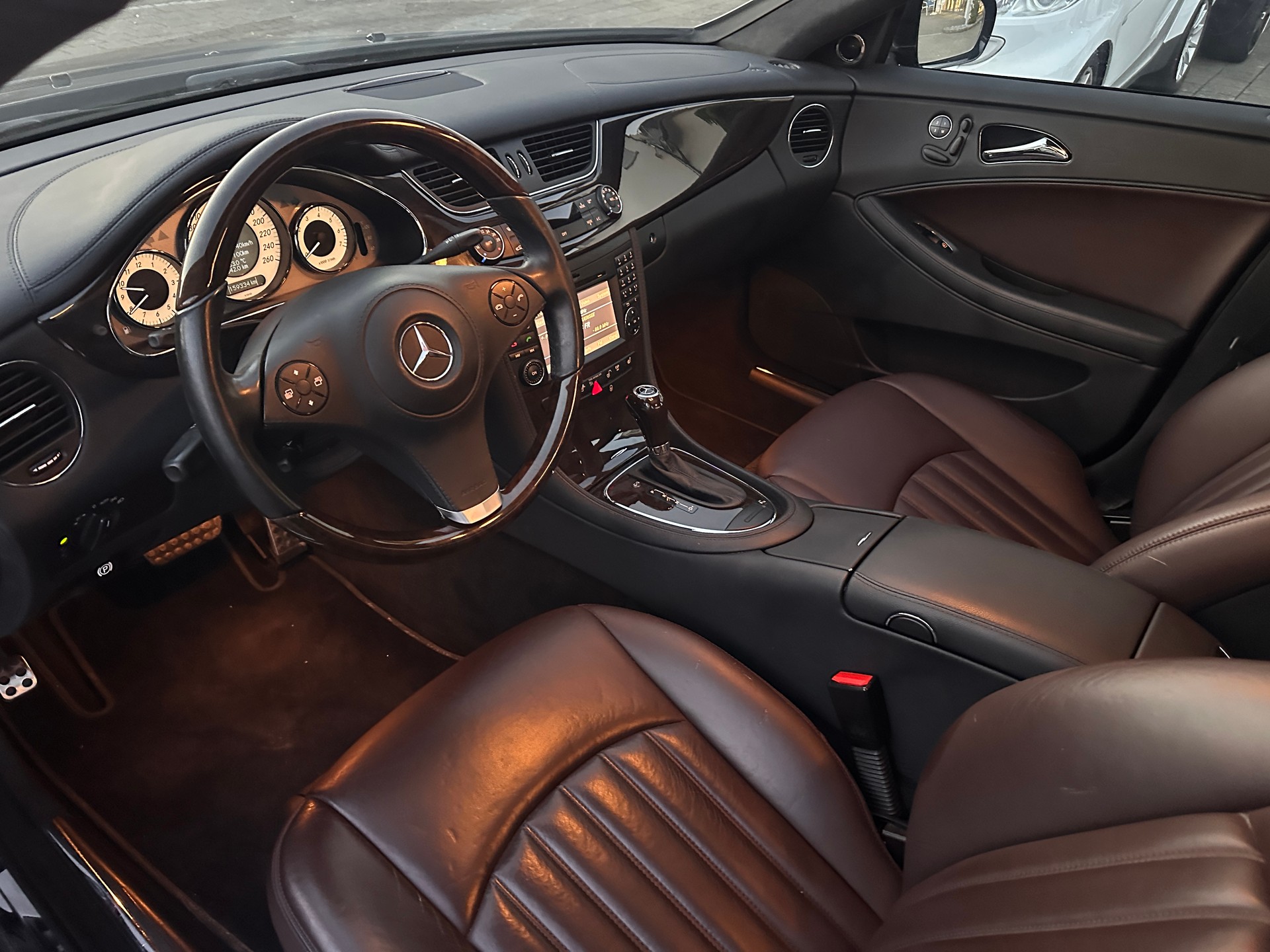MERCEDES-BENZ CLS 300 (280) 7G-Tronic-image-12