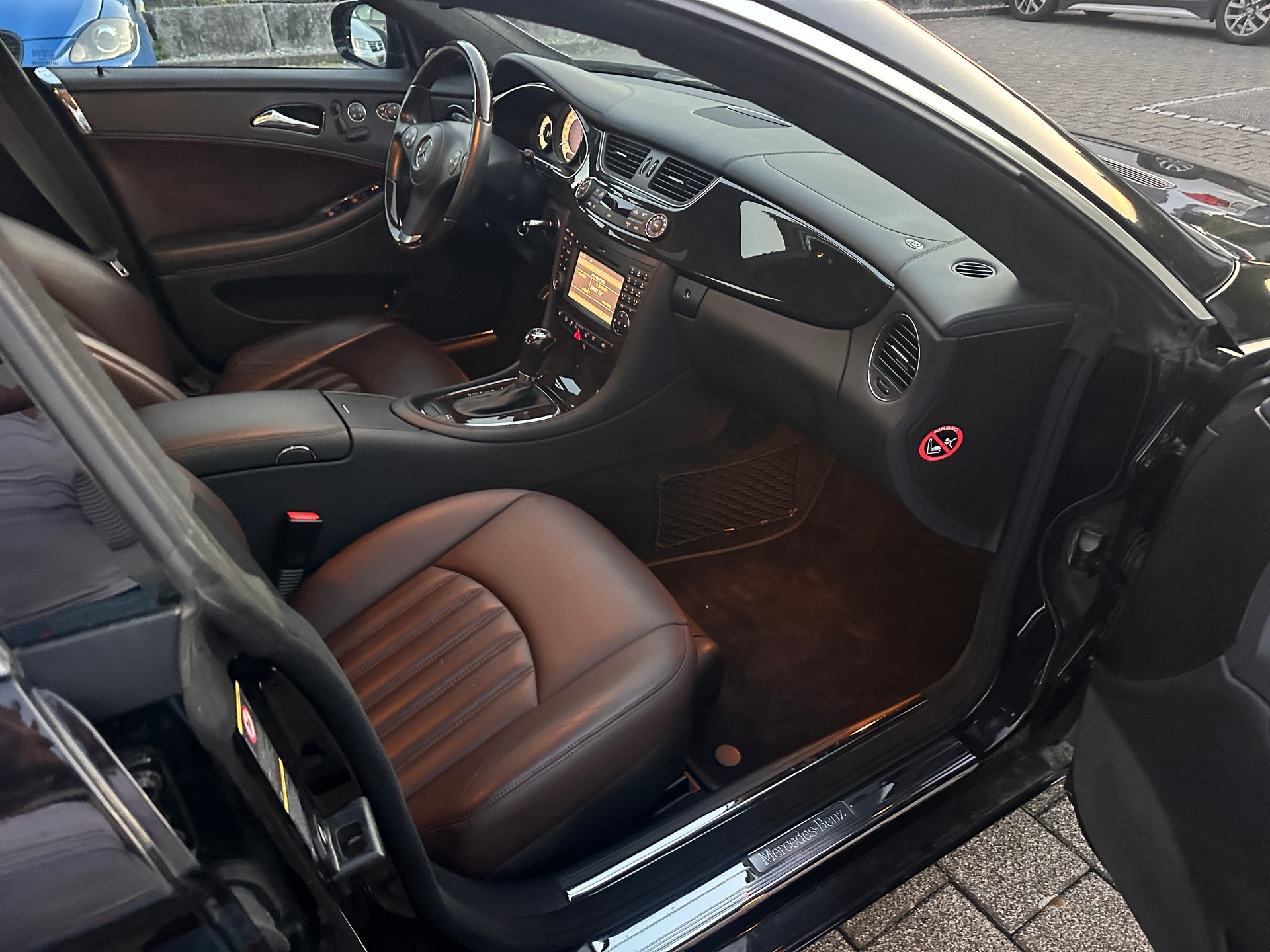 MERCEDES-BENZ CLS 300 (280) 7G-Tronic-image-17