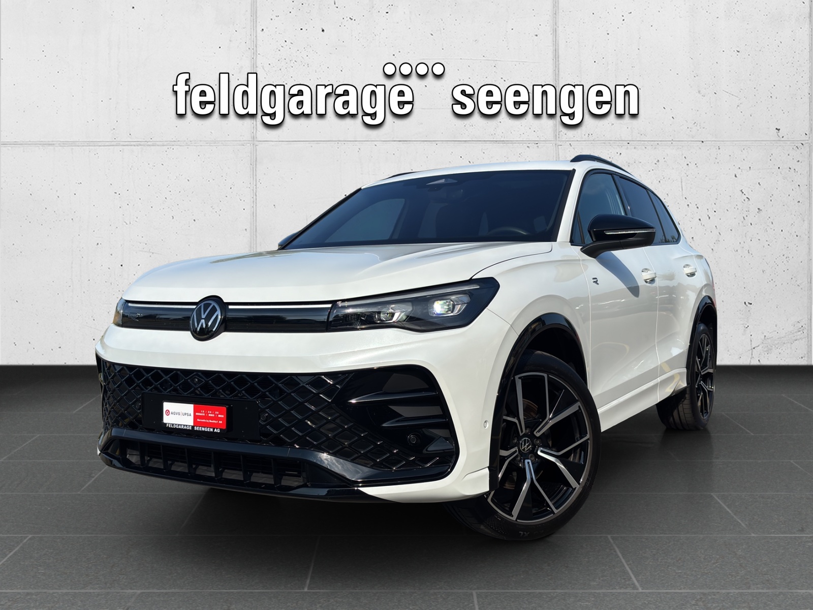 VW New Tiguan 2.0 TSI DSG R-Line 4Motion mit fortl. Werksgarantie, AHK, Panorama-Ausstell-/Schiebedach, Standheizung & Winterräder-image-0