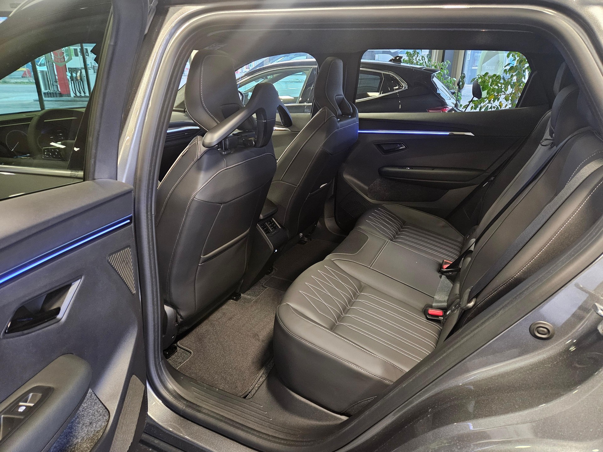 MITSUBISHI ECLIPSE CROSS-image-5