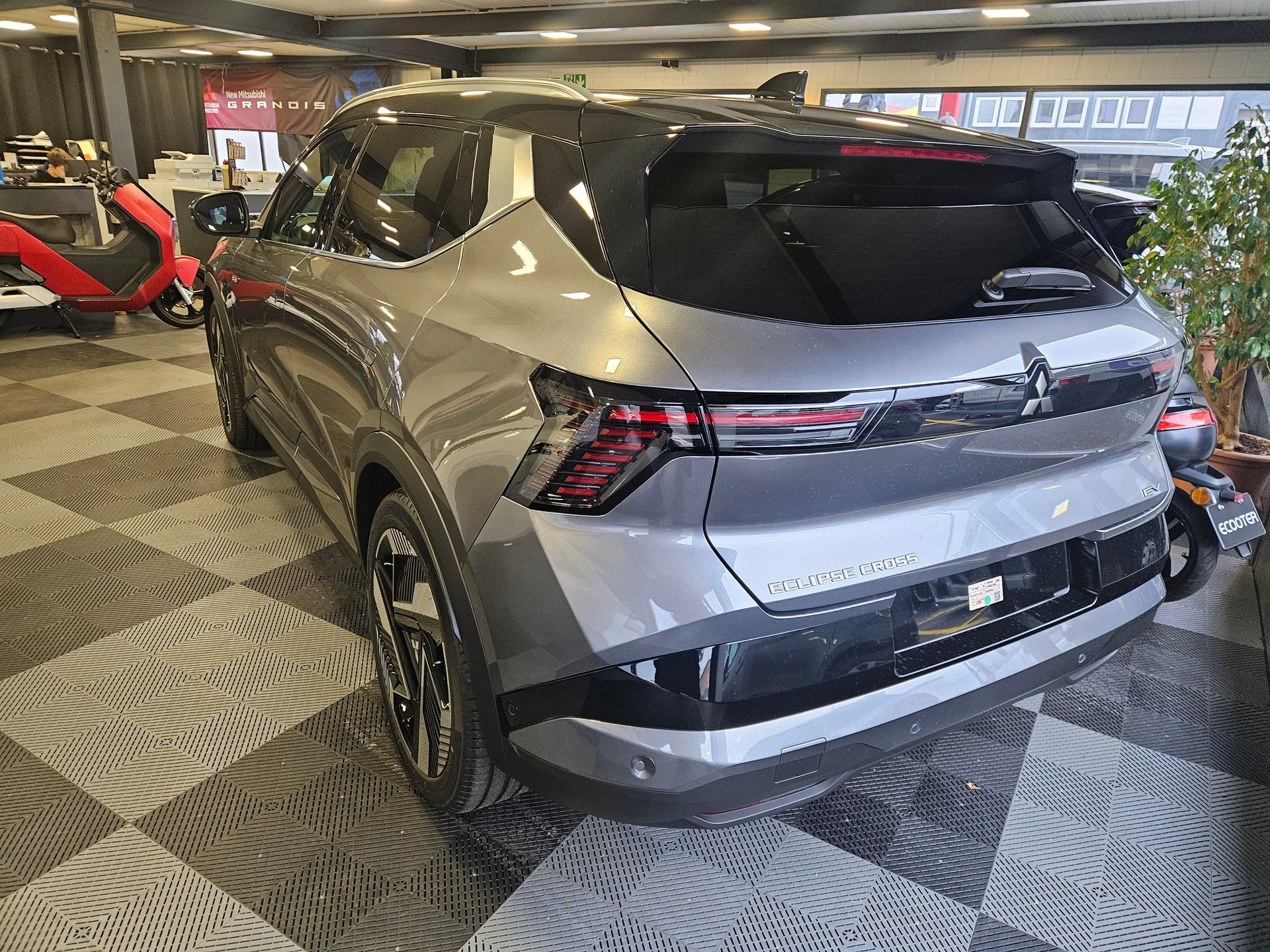 MITSUBISHI ECLIPSE CROSS-image-3
