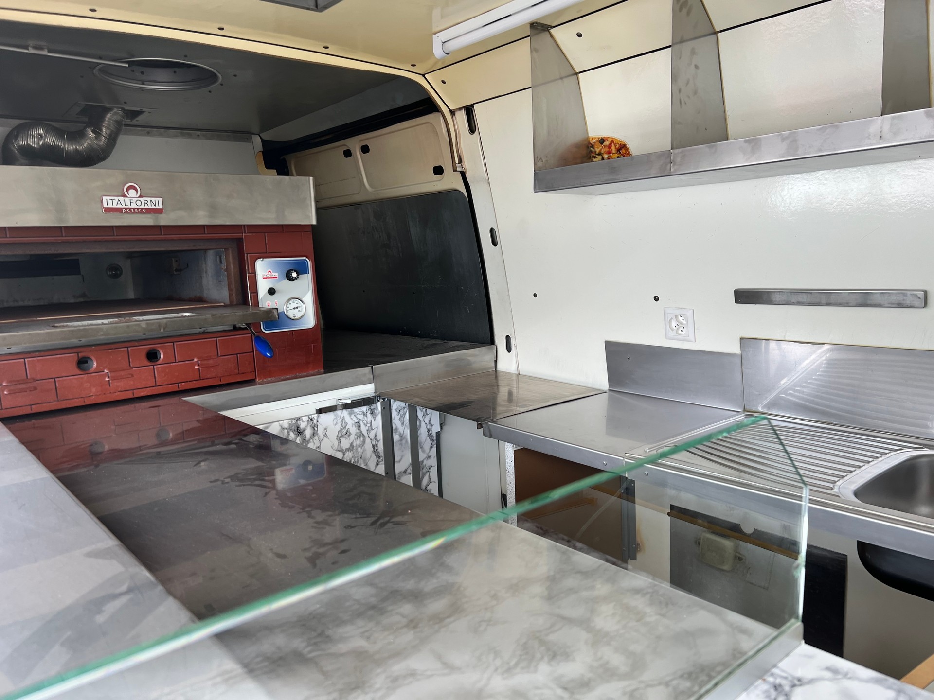 IVECO foodtruck-image-4