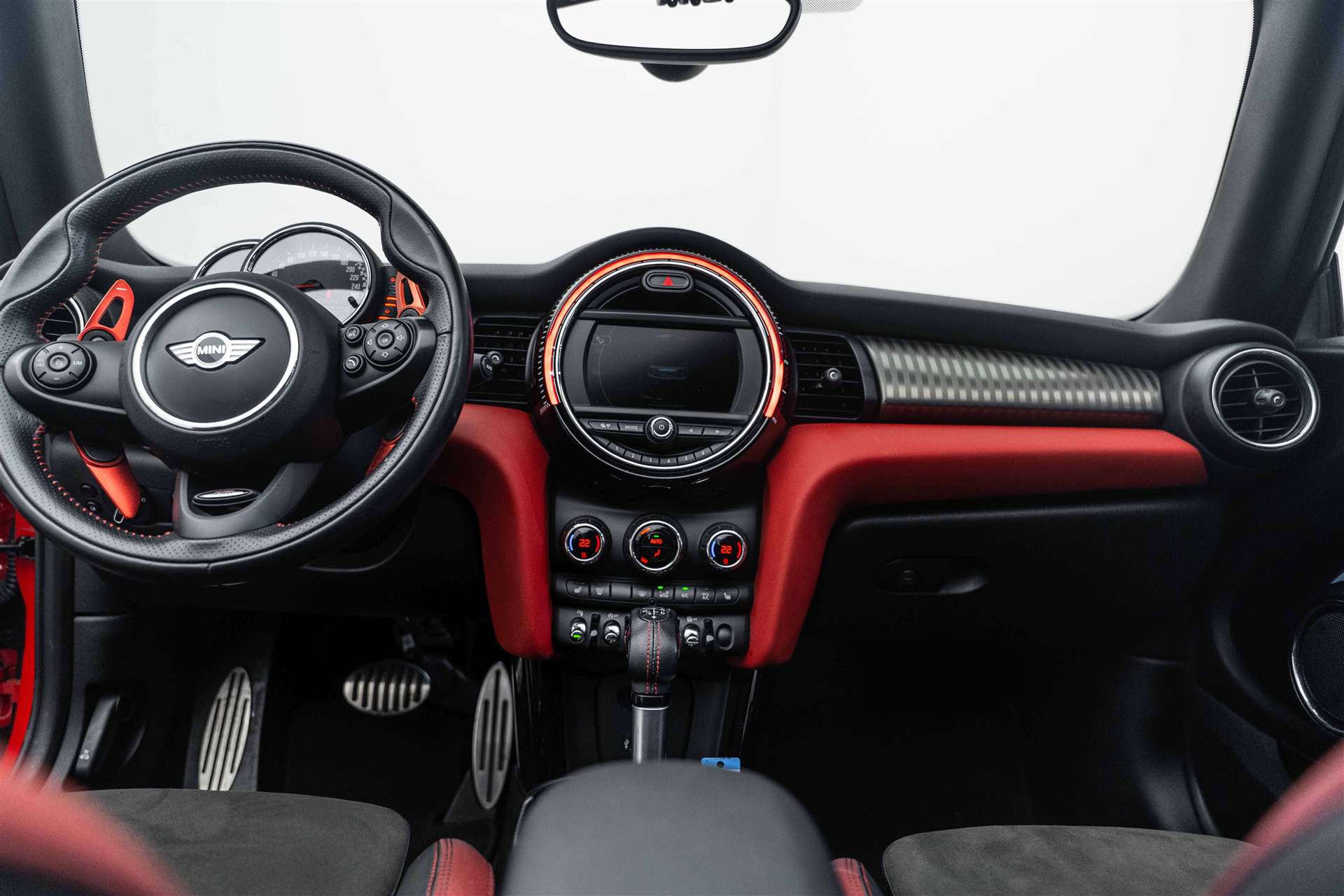 MINI Cooper John Cooper Works Cabriolet Steptronic-image-11