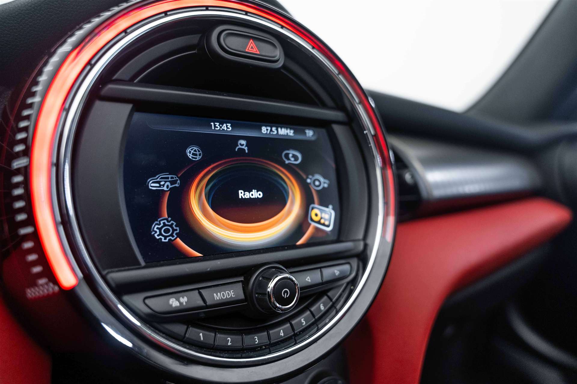 MINI Cooper John Cooper Works Cabriolet Steptronic-image-21