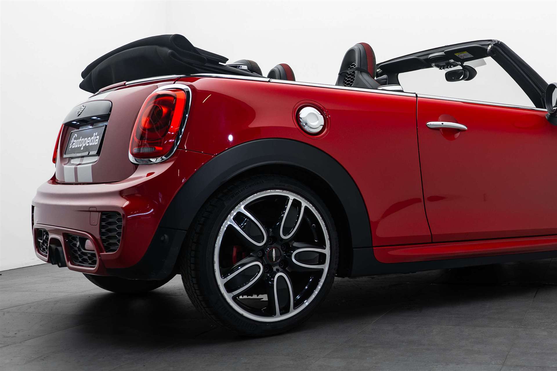 MINI Cooper John Cooper Works Cabriolet Steptronic-image-5