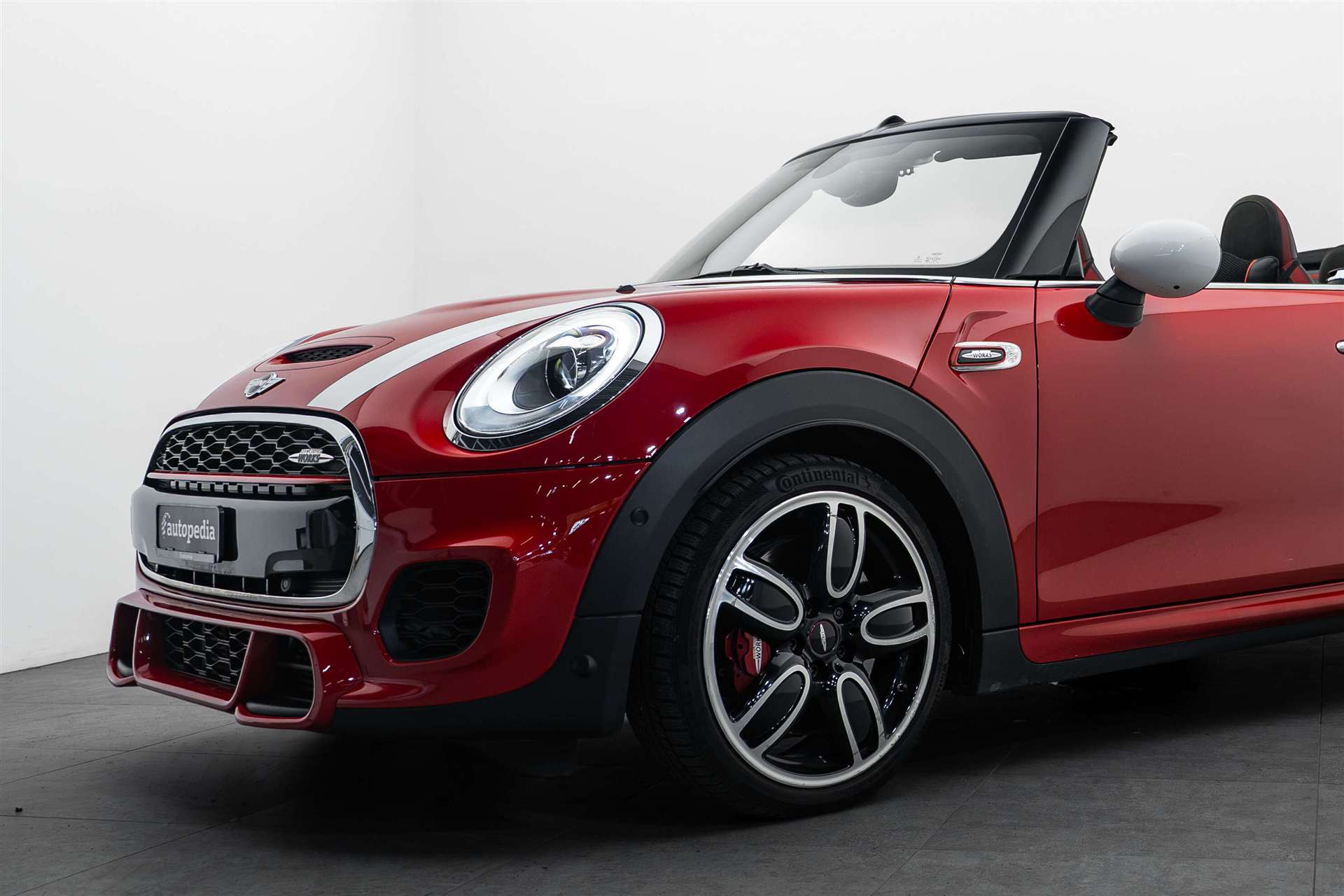 MINI Cooper John Cooper Works Cabriolet Steptronic-image-1