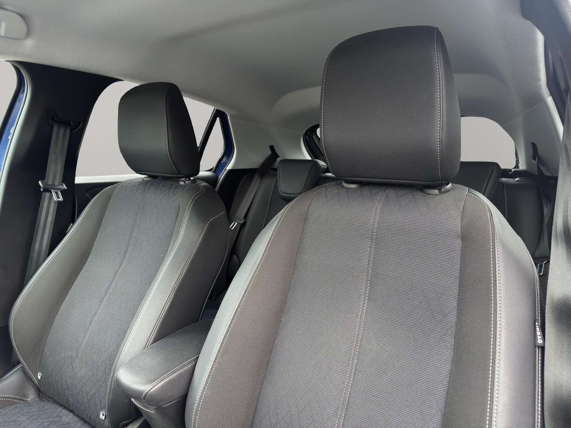 OPEL Corsa-e Elegance-image-2