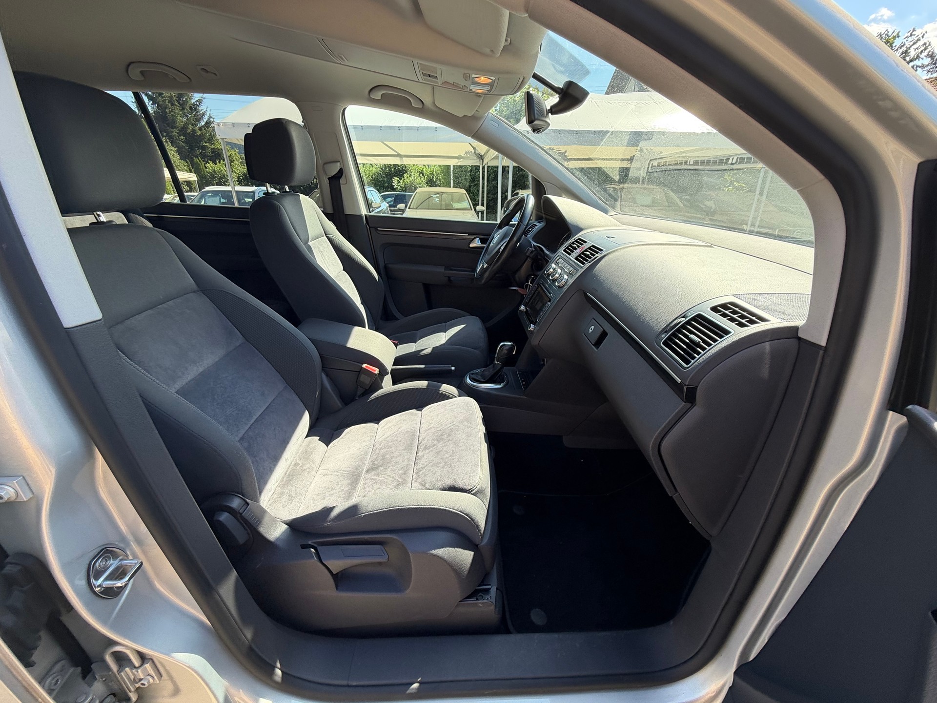 VW Touran 1.4 TSI Highline DSG-image-10