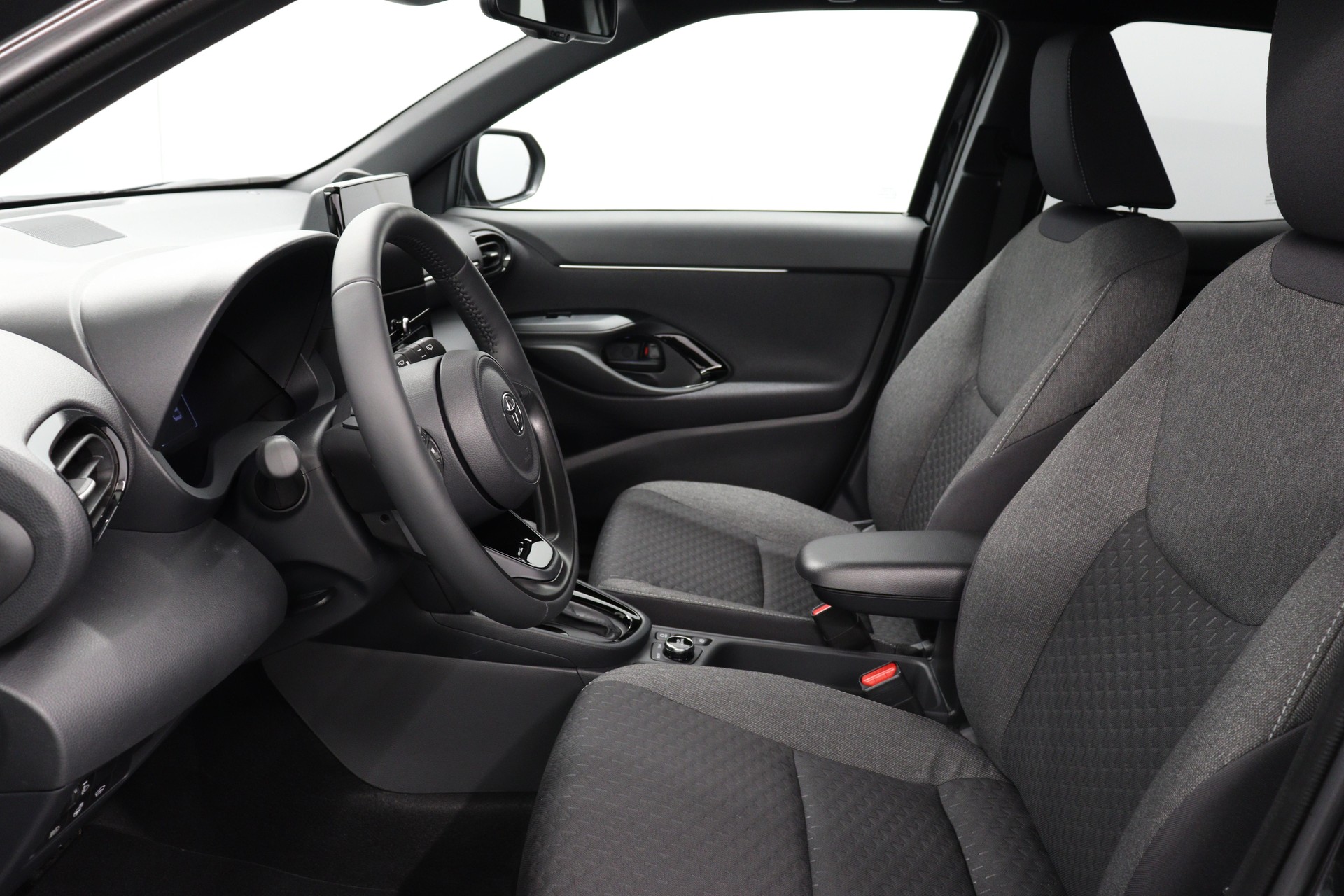 TOYOTA Yaris Cross 1.5 VVT-i HSD Trend AWD-i-image-9