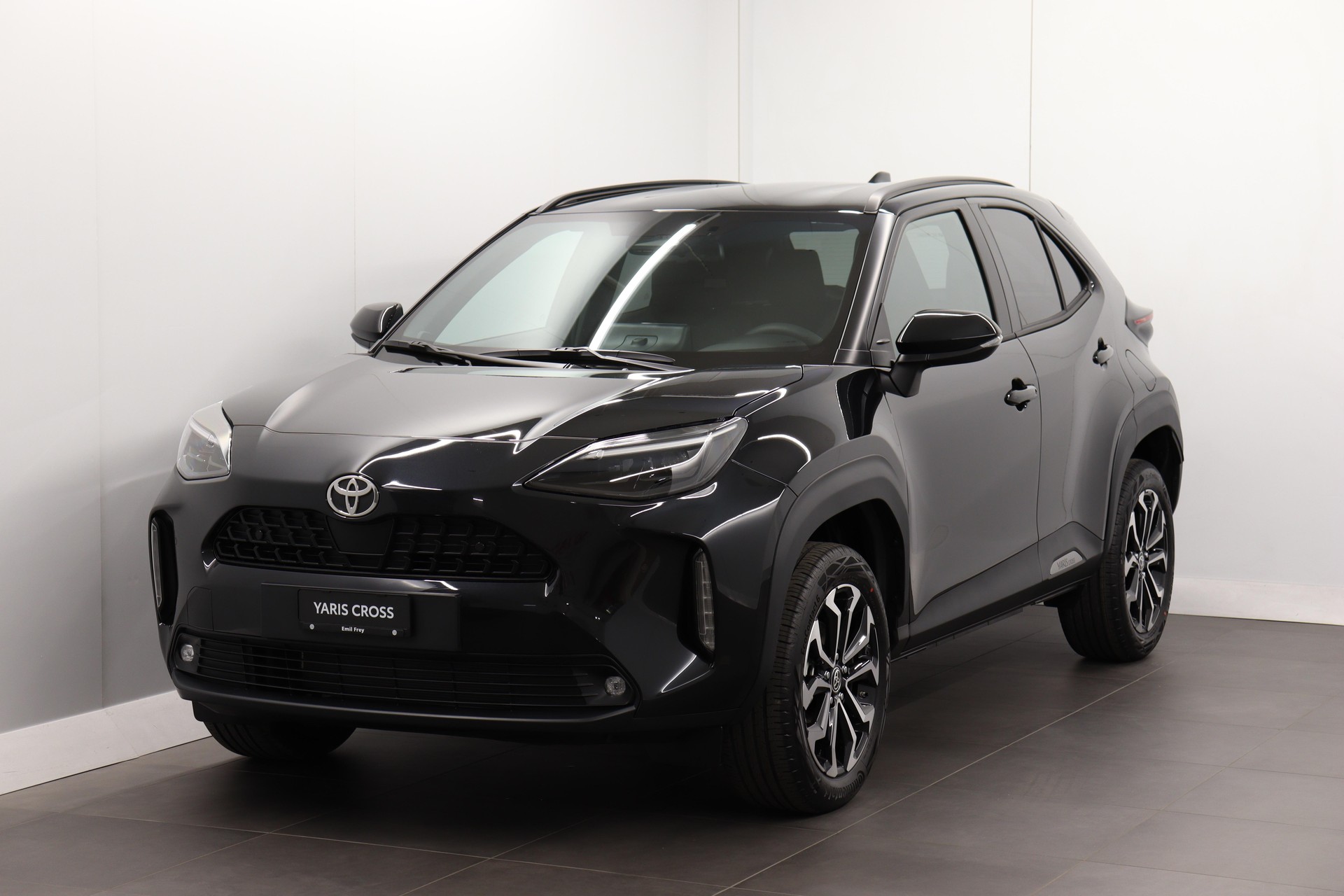 TOYOTA Yaris Cross 1.5 VVT-i HSD Trend AWD-i-showroom-element-1