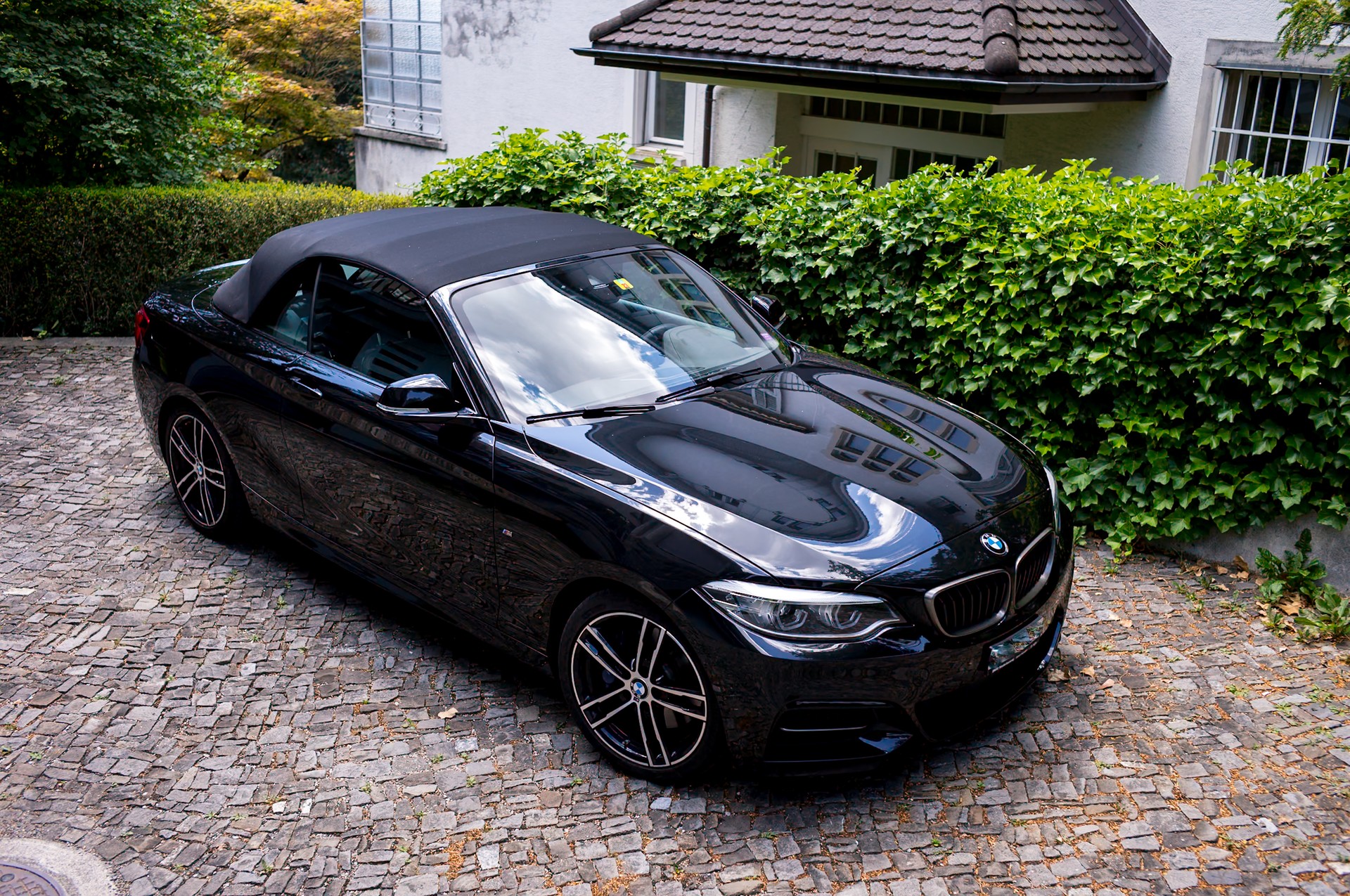 BMW M240i xDrive SAG, SH-gepflegt, 8-fach bereift-image-1