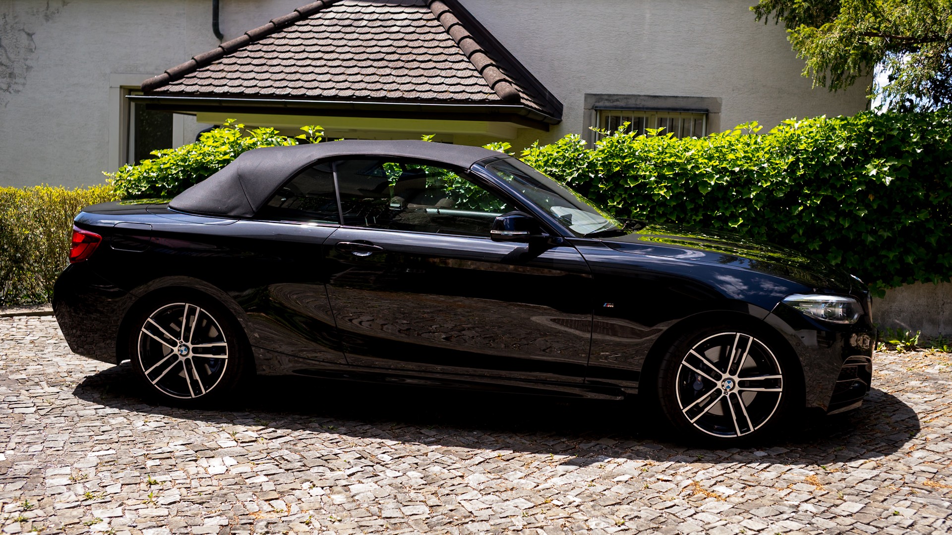 BMW M240i xDrive SAG, SH-gepflegt, 8-fach bereift-image-2