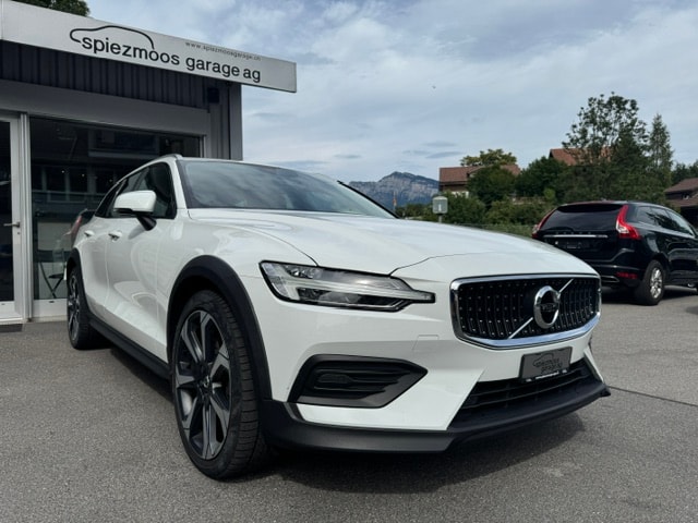 VOLVO V60 Cross Country 2.0 B4 AWD-image-0