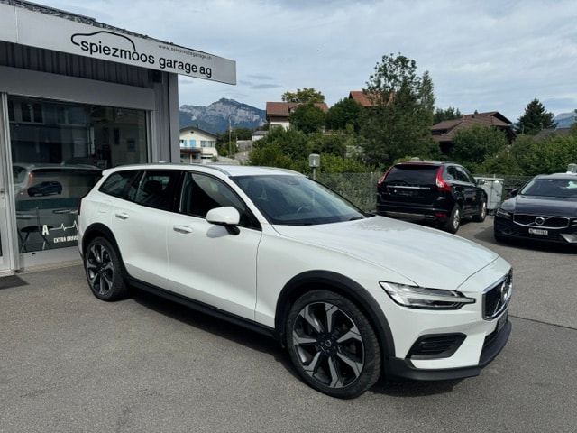 VOLVO V60 Cross Country 2.0 B4 AWD-image-1