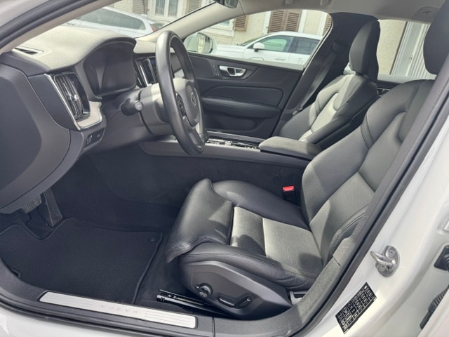 VOLVO V60 Cross Country 2.0 B4 AWD-image-9