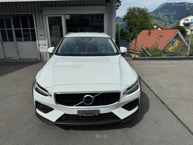 VOLVO V60 Cross Country 2.0 B4 AWD-image-7
