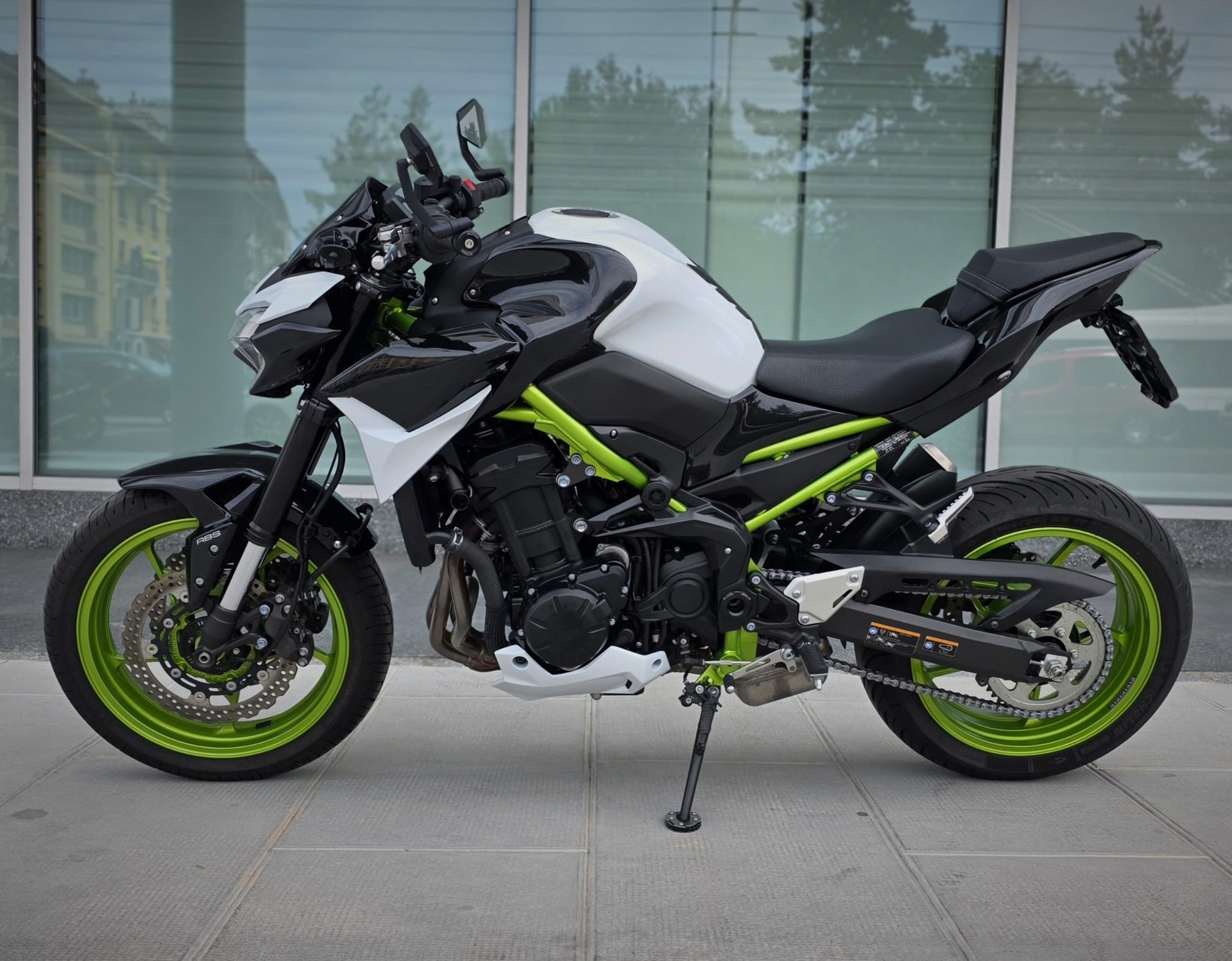KAWASAKI Z 900 (70kW)-showroom-element-2