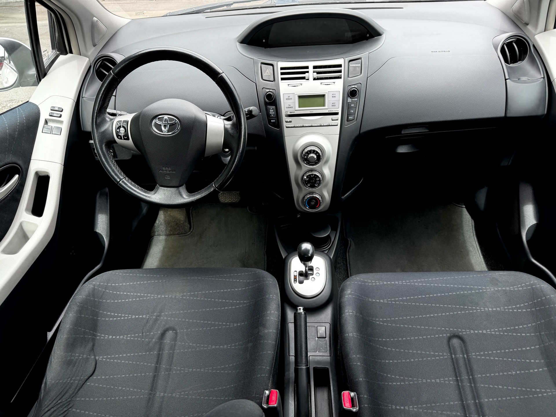 TOYOTA Yaris 1.4 D-4D City Multimode-image-8