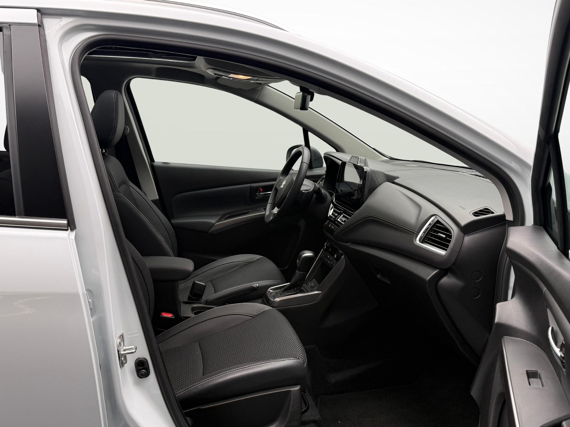 SUZUKI S-Cross 1.5 Compact Top Hybrid 4x4-image-9