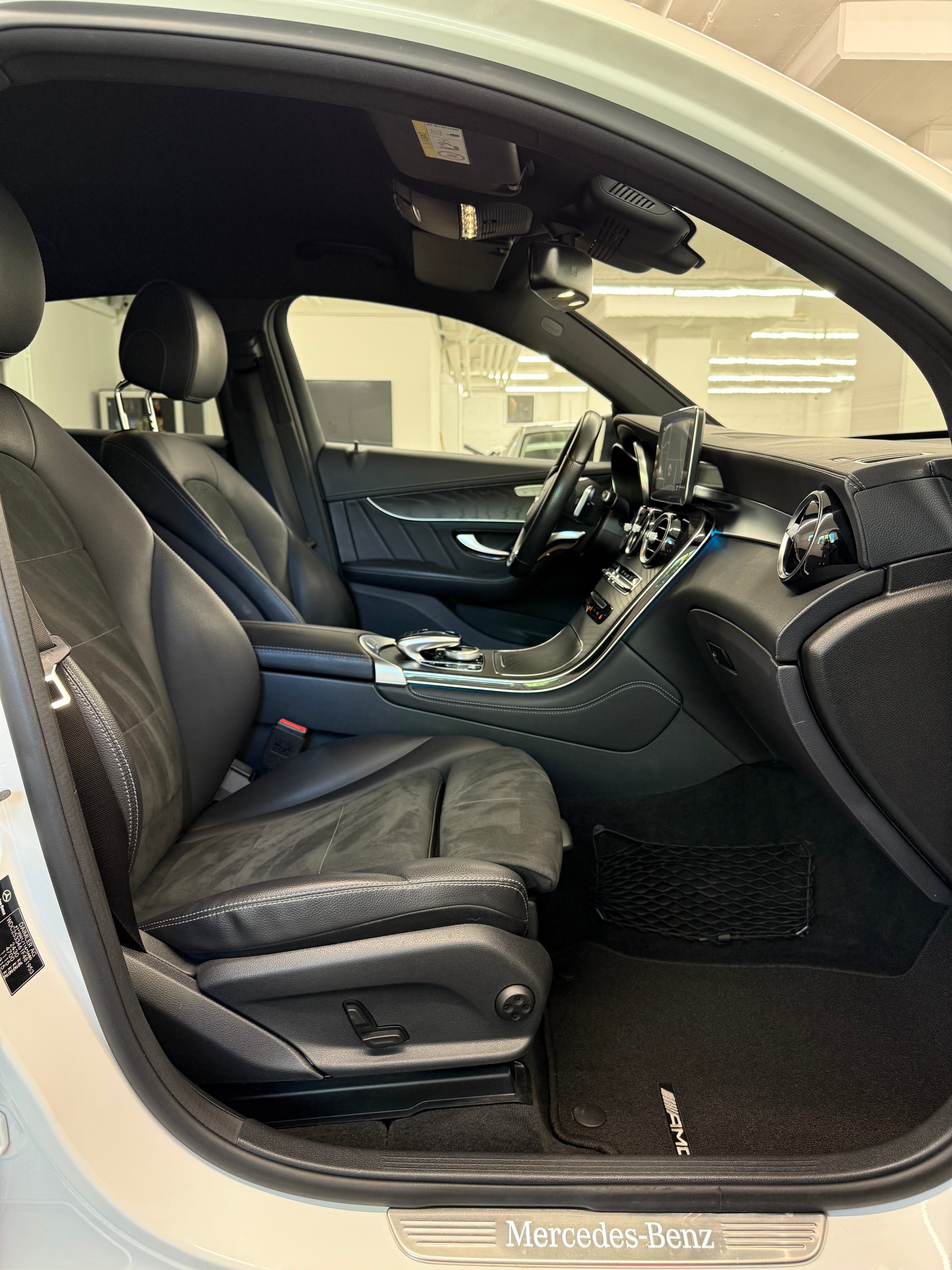 MERCEDES-BENZ GLC Coupé 250 AMG Line 4Matic 9G-Tronic-image-25
