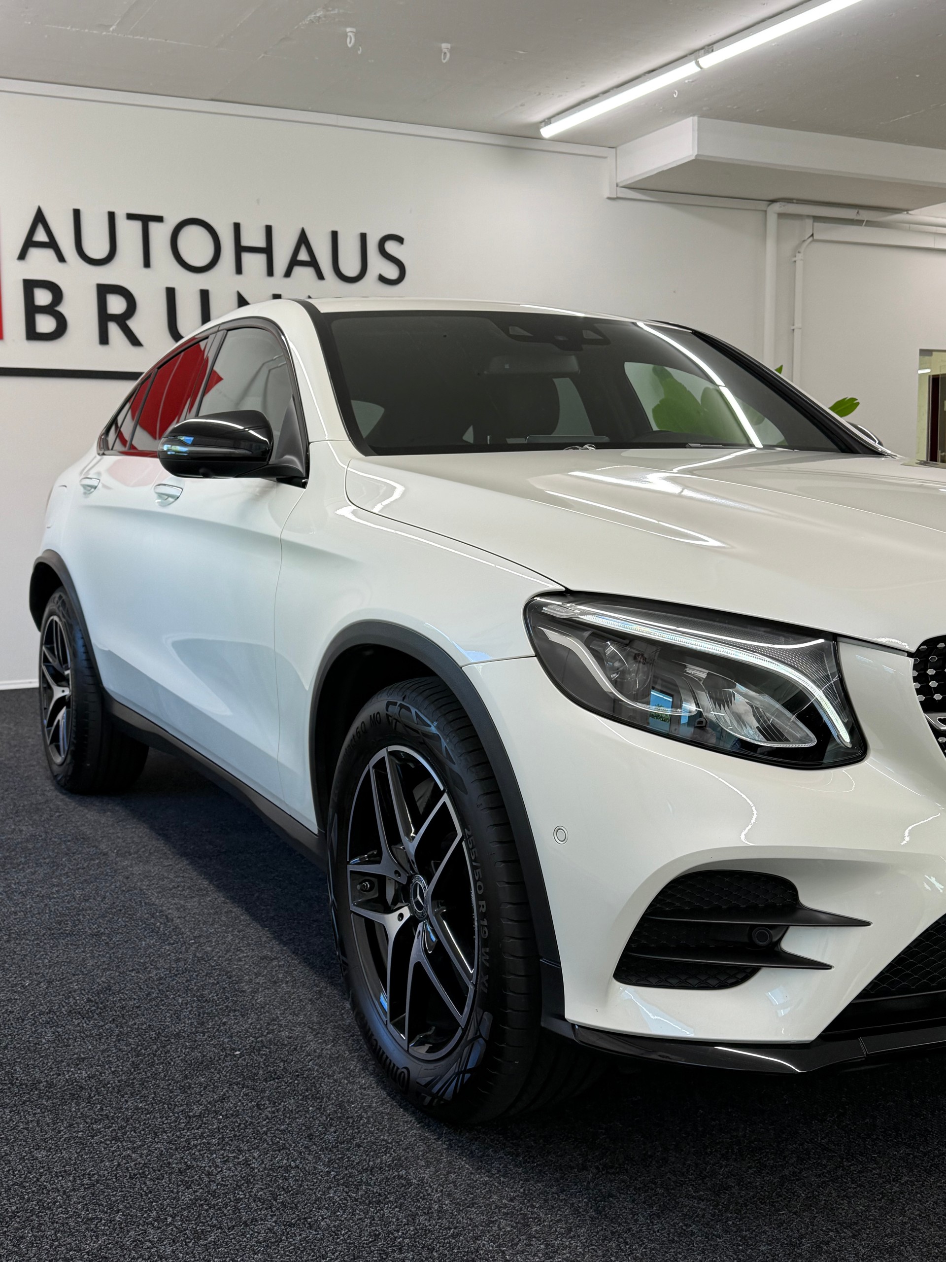 MERCEDES-BENZ GLC Coupé 250 AMG Line 4Matic 9G-Tronic-image-4