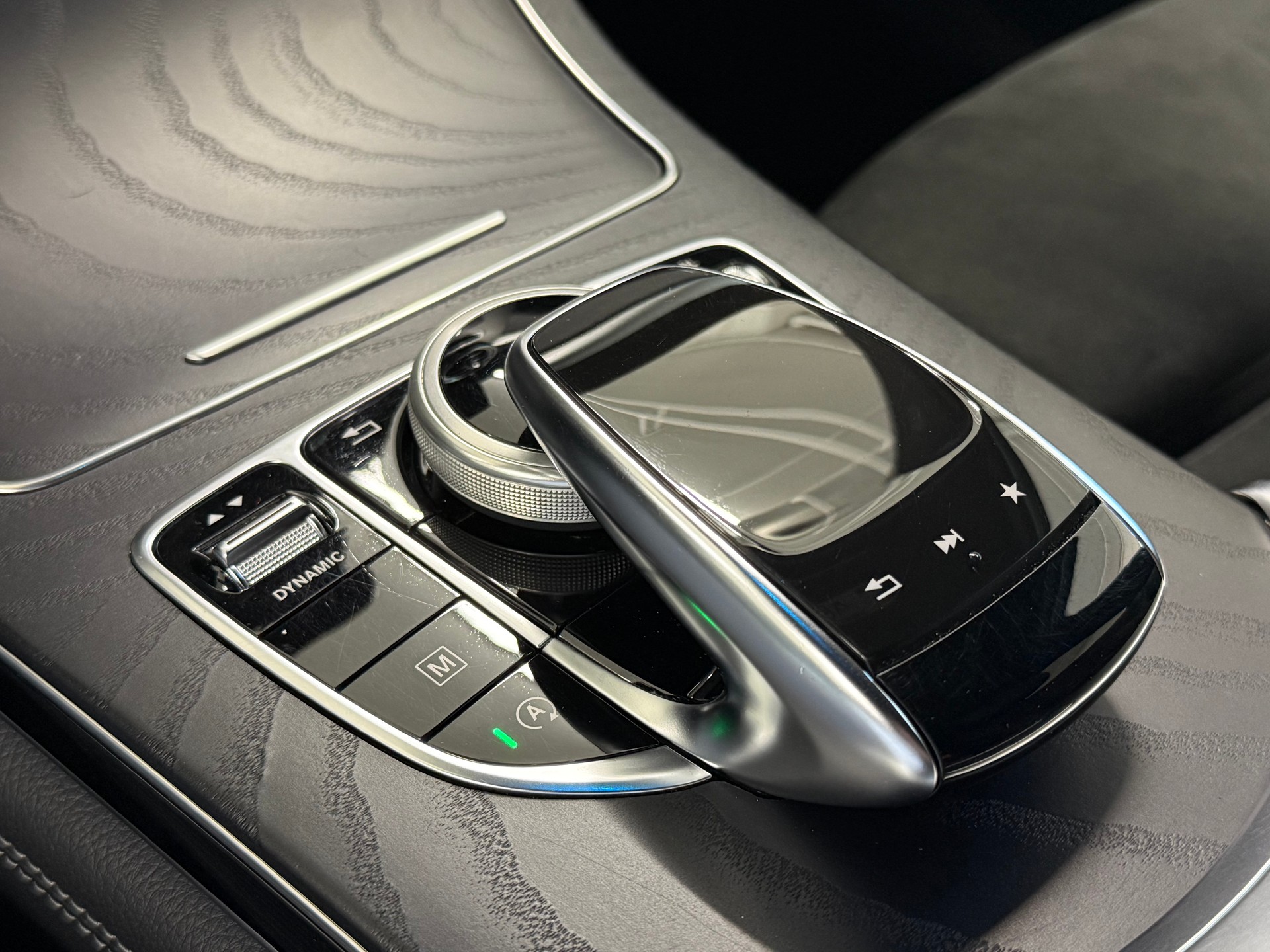 MERCEDES-BENZ GLC Coupé 250 AMG Line 4Matic 9G-Tronic-image-29