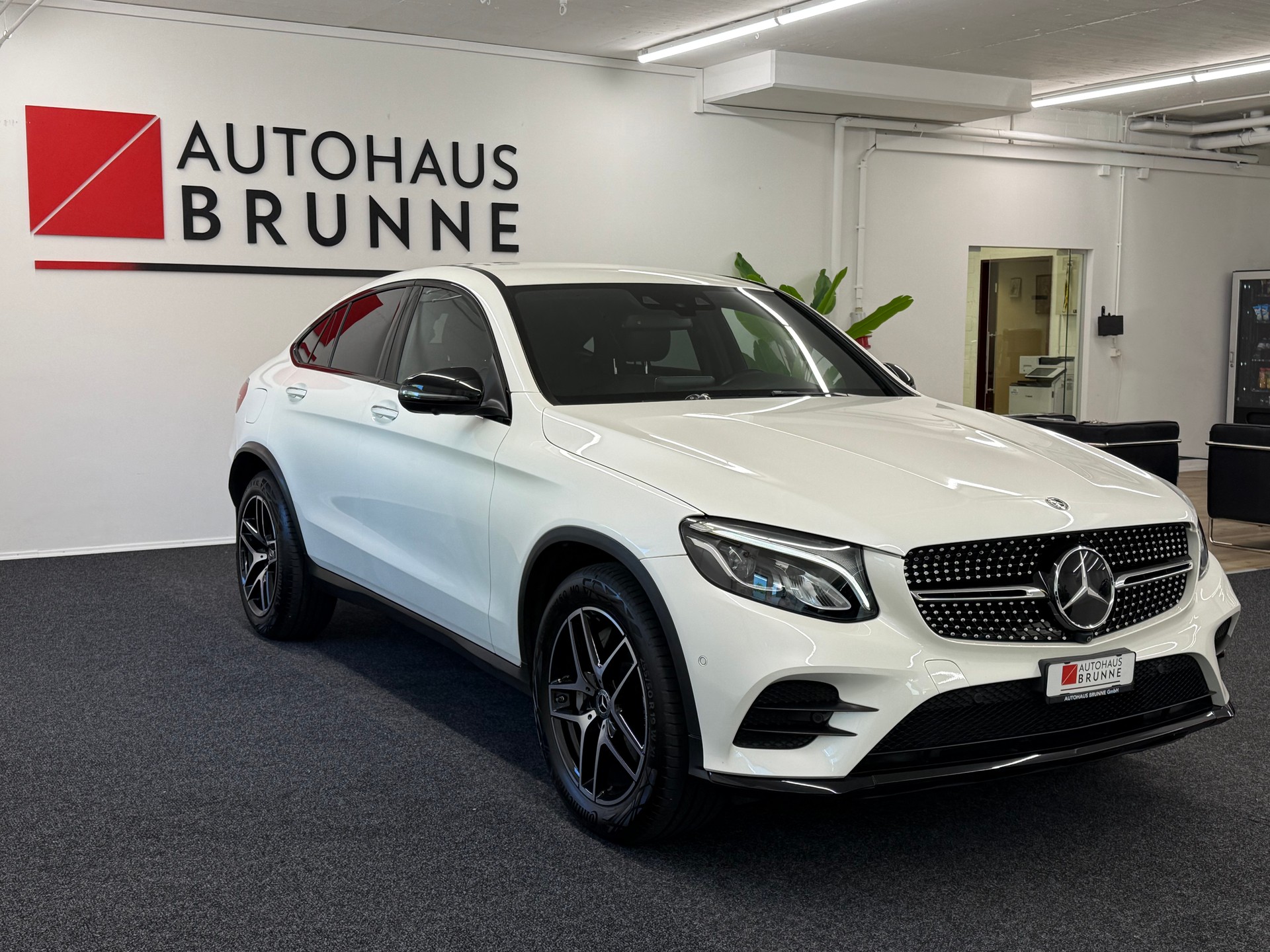MERCEDES-BENZ GLC Coupé 250 AMG Line 4Matic 9G-Tronic-image-2