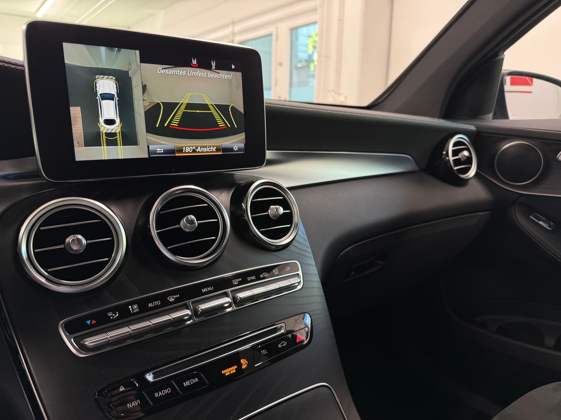 MERCEDES-BENZ GLC Coupé 250 AMG Line 4Matic 9G-Tronic-image-23