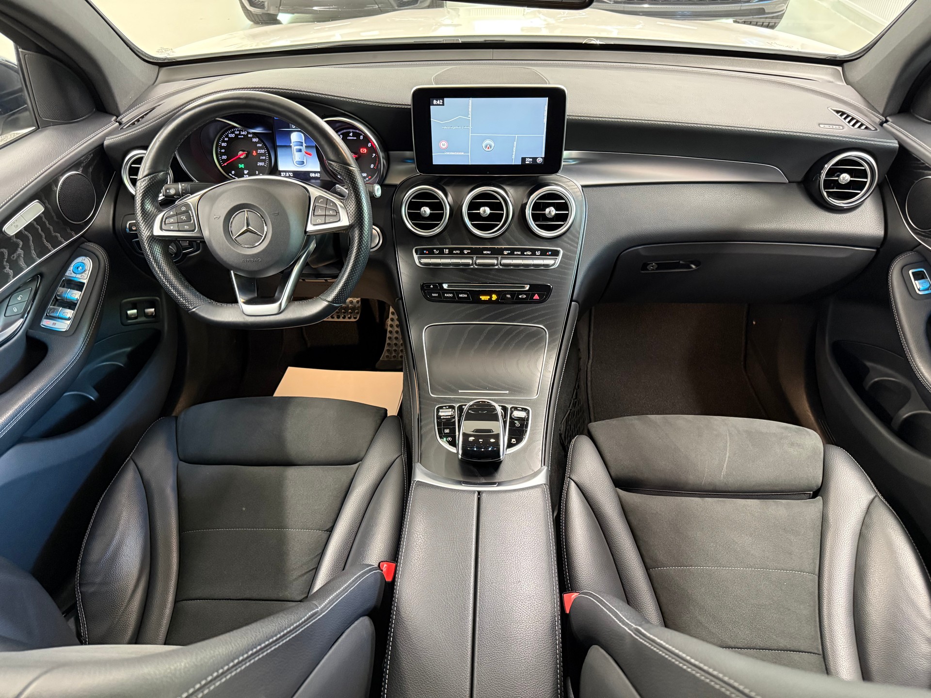 MERCEDES-BENZ GLC Coupé 250 AMG Line 4Matic 9G-Tronic-image-15