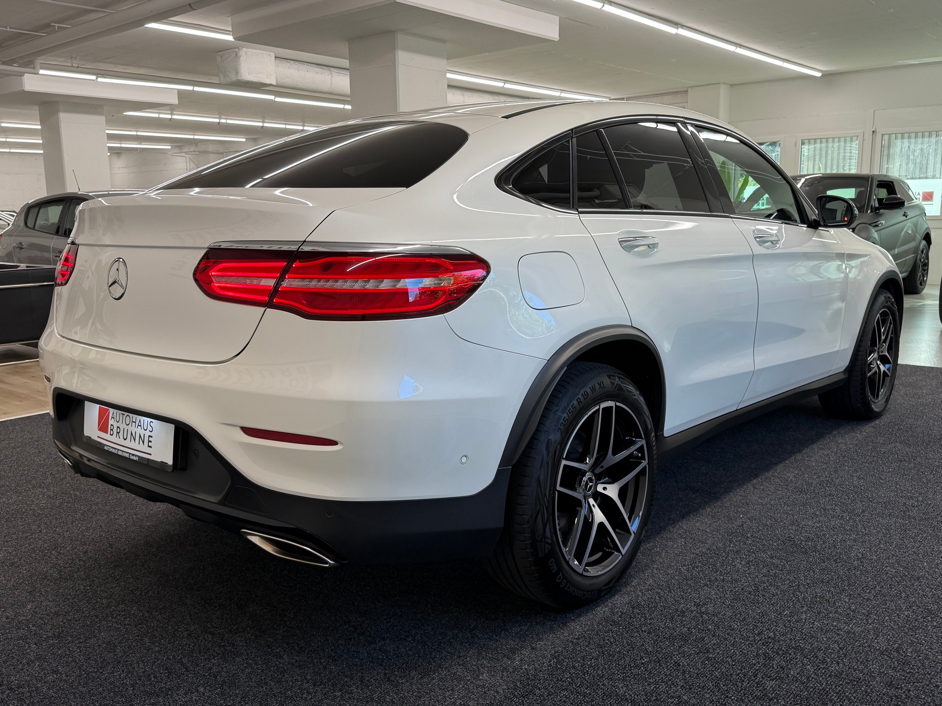 MERCEDES-BENZ GLC Coupé 250 AMG Line 4Matic 9G-Tronic-image-5